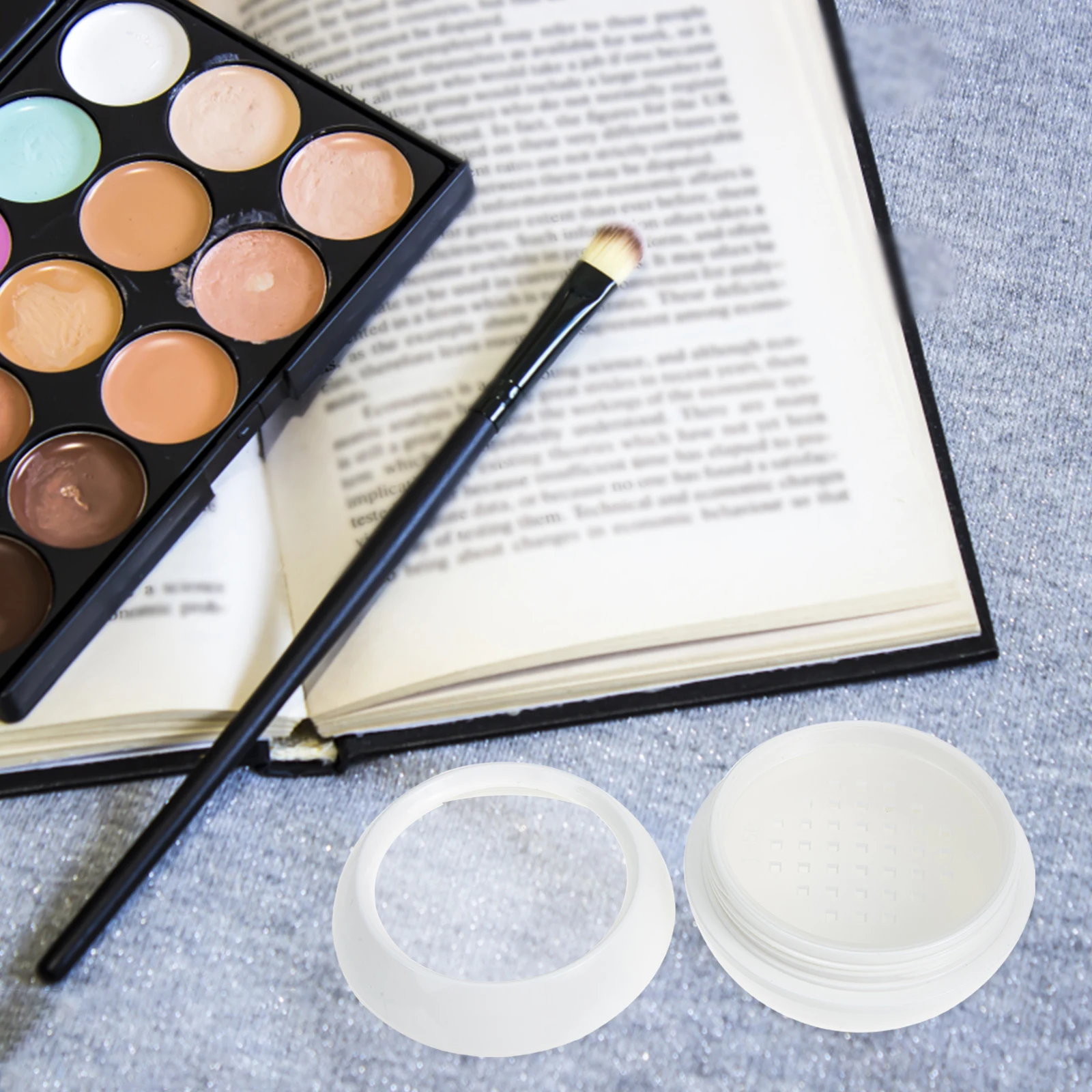

Portable Box for Loose Powder Foundation Storage Detachable Lid Fits Pockets H bags Great for DIY Makeup Plastic Chic