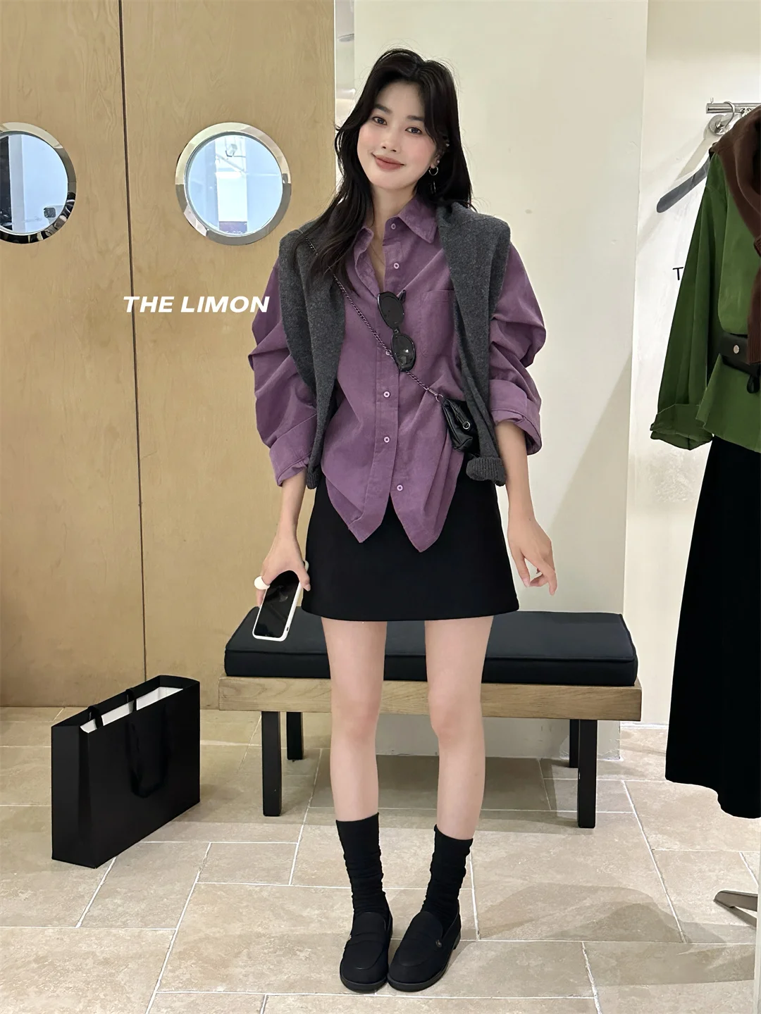 

Ретро-стиль, свободный крой, длинная вельветовая рубашка, шикарная фиолетовая базовая рубашка для женщин, создающая ощущение аэрофобии, новинка зимы...