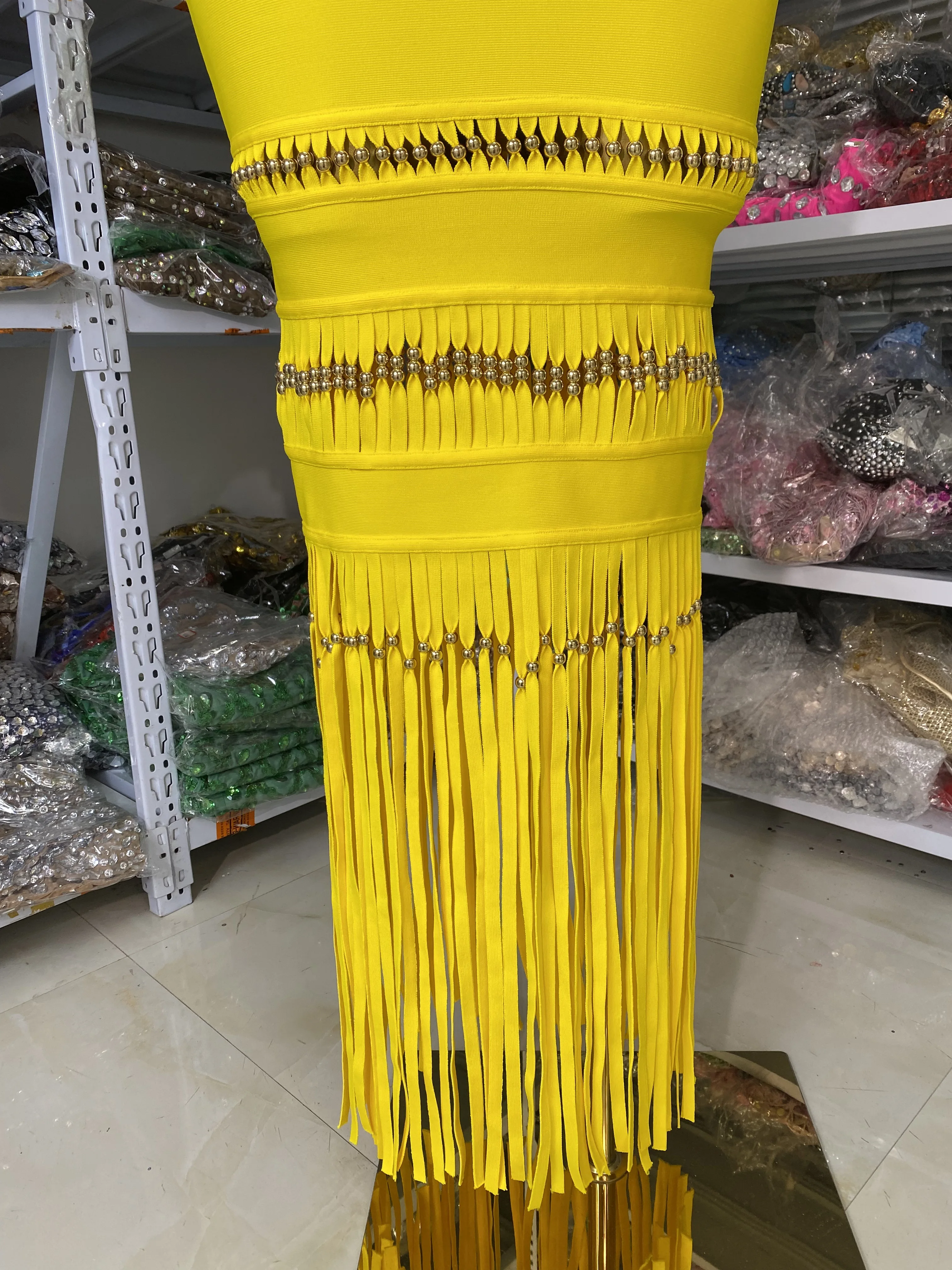 2025, neues gelbes Verbandkleid für Damen, Tank-Top, quadratischer Kragen, Ausschnitt, Quaste, lang, elastisch, Promi-Abend, Club, Party, Gala-Kleider