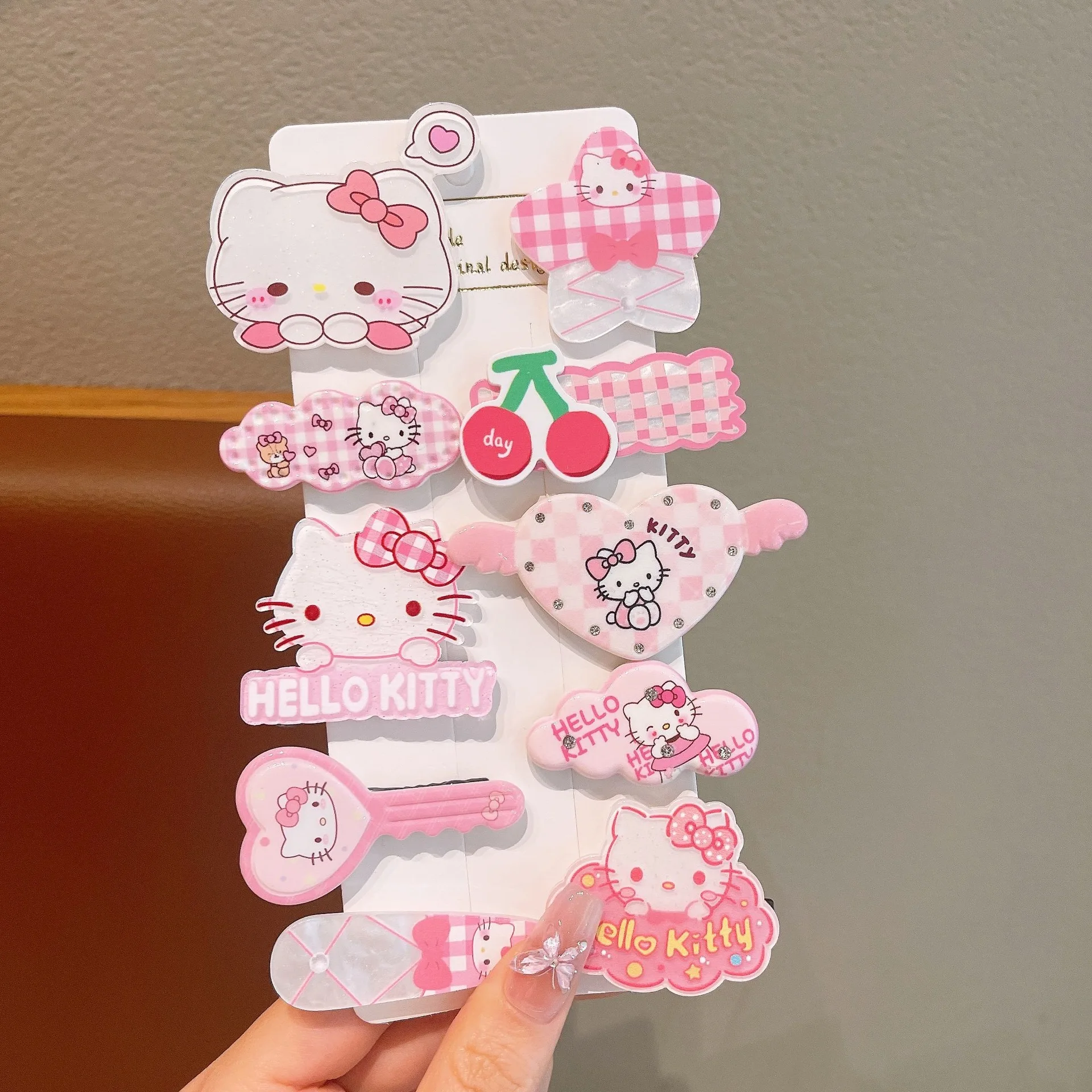 Hello Kitty Haarspangen-Set - Kawaii Acryl-Katzenkopf & Fruchtmuster Haarklammern für Mädchen, Niedliche Seitenpony-Clips & Tägliches Accessoire – Detail 7