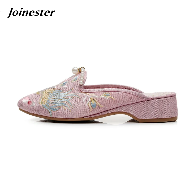 

Round Closed Toe Embroidered Retro Style Low Heeled Slipper for Women Summer Spring Outdoor Leisure Mules Linen Fabric Slides
