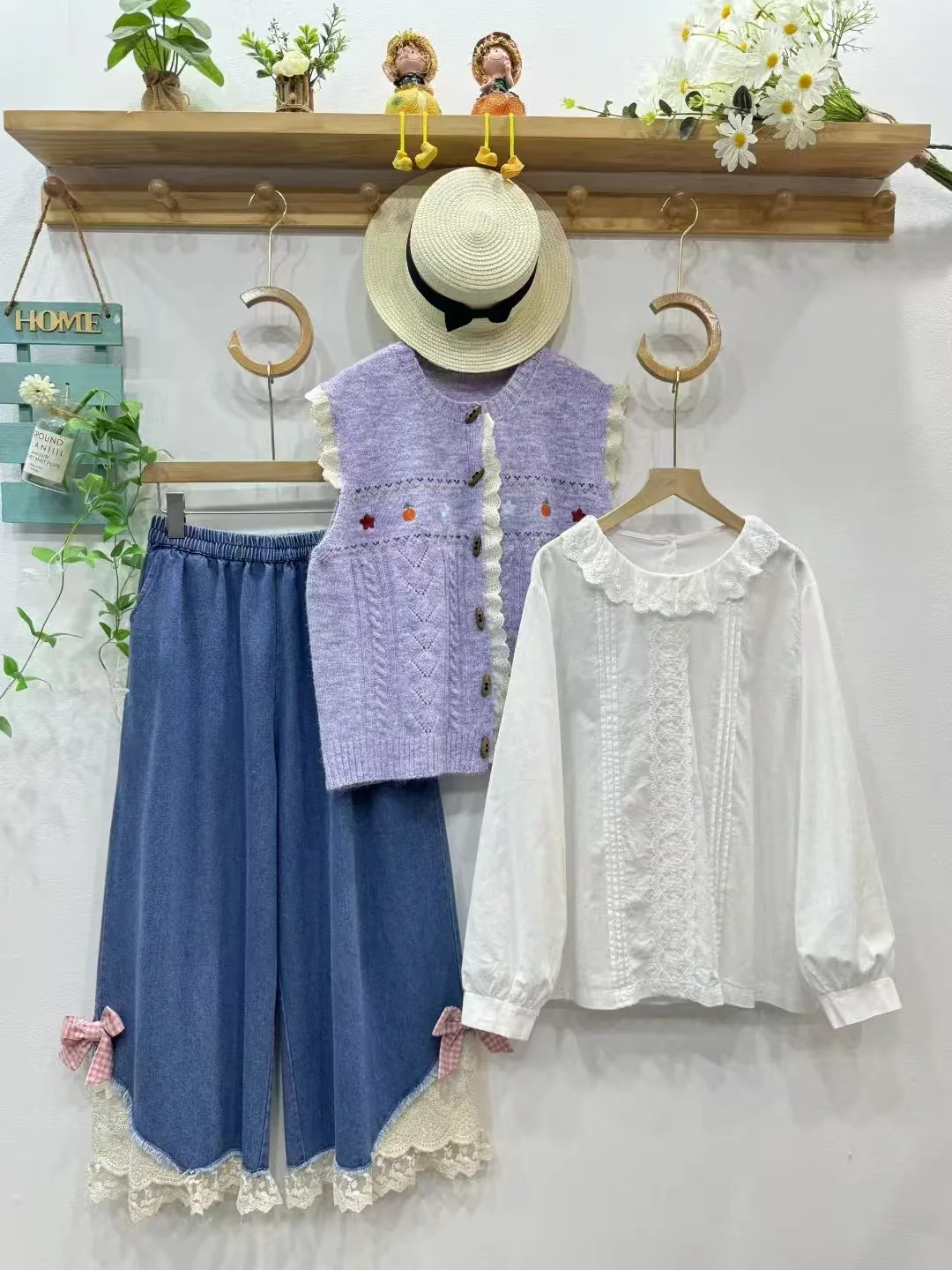 قميص جديد بأكمام طويلة من القطن والكتان لخريف 2025 ، بلوزة فضفاضة مُزينة بالدانتيل مكشكشة للنساء ، بلوزة فضفاضة أنيقة لتخفيض العمر من Mori Girl T58548CC