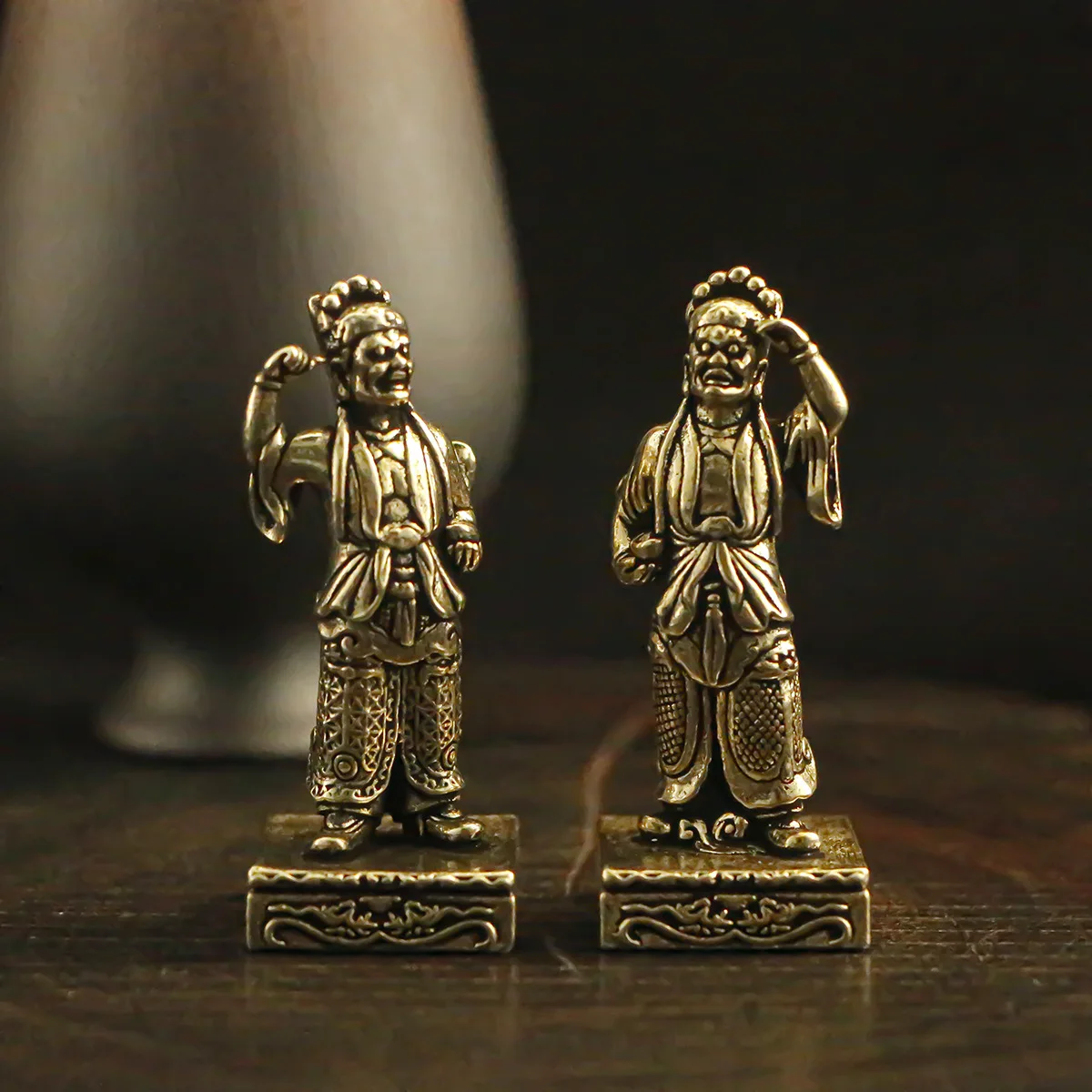 1 piece of brass antique clairvoyant ear ornaments god statue door god copper ornaments home desktop decoration copperware