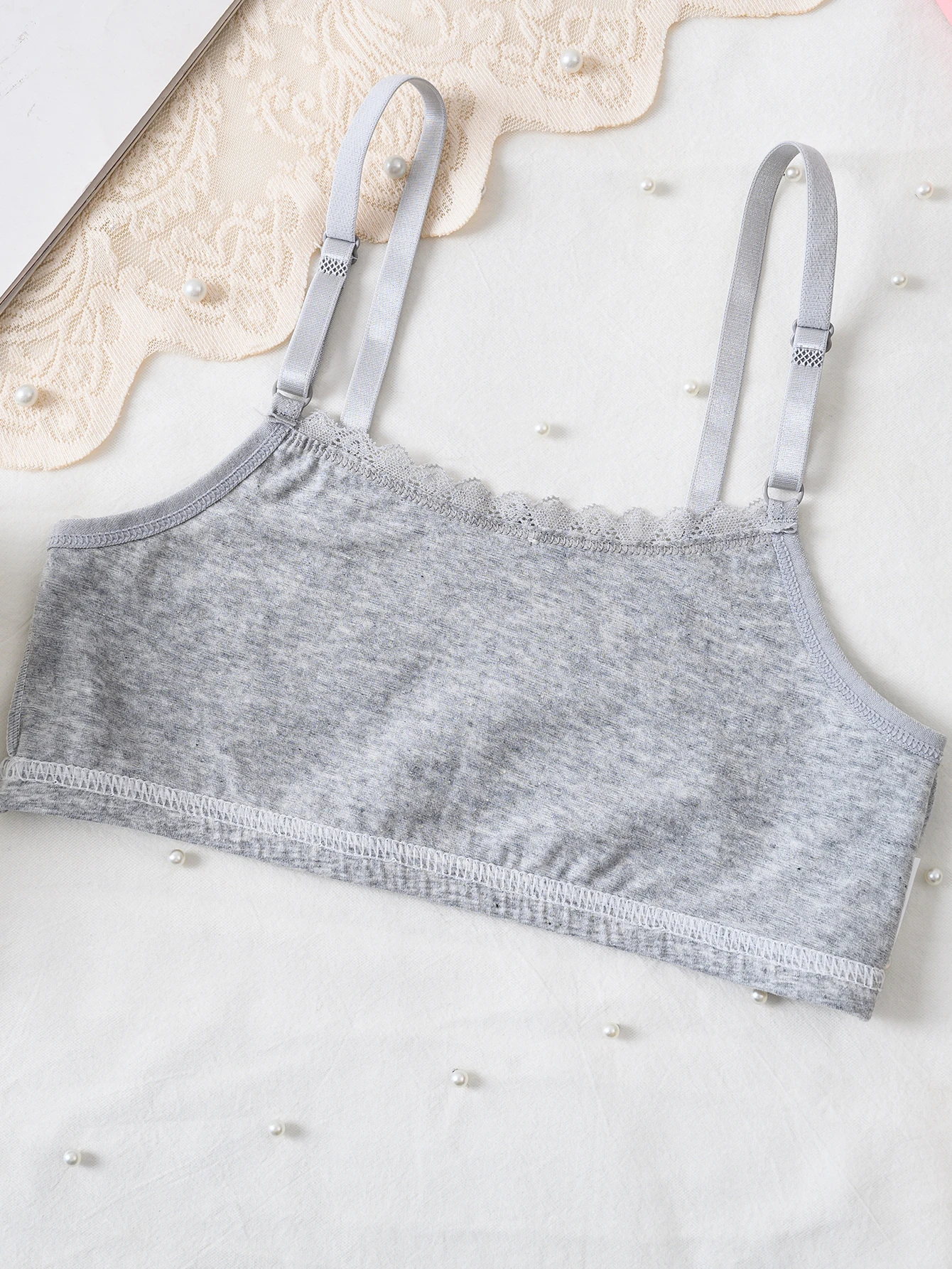4-teiliges Set aus Trainings-BHs für Mädchen, BHs für Teenager, BHs ohne Bügel für die Pubertät mit Spitze, verstellbaren Trägern, weich und bequem. – Detail 4