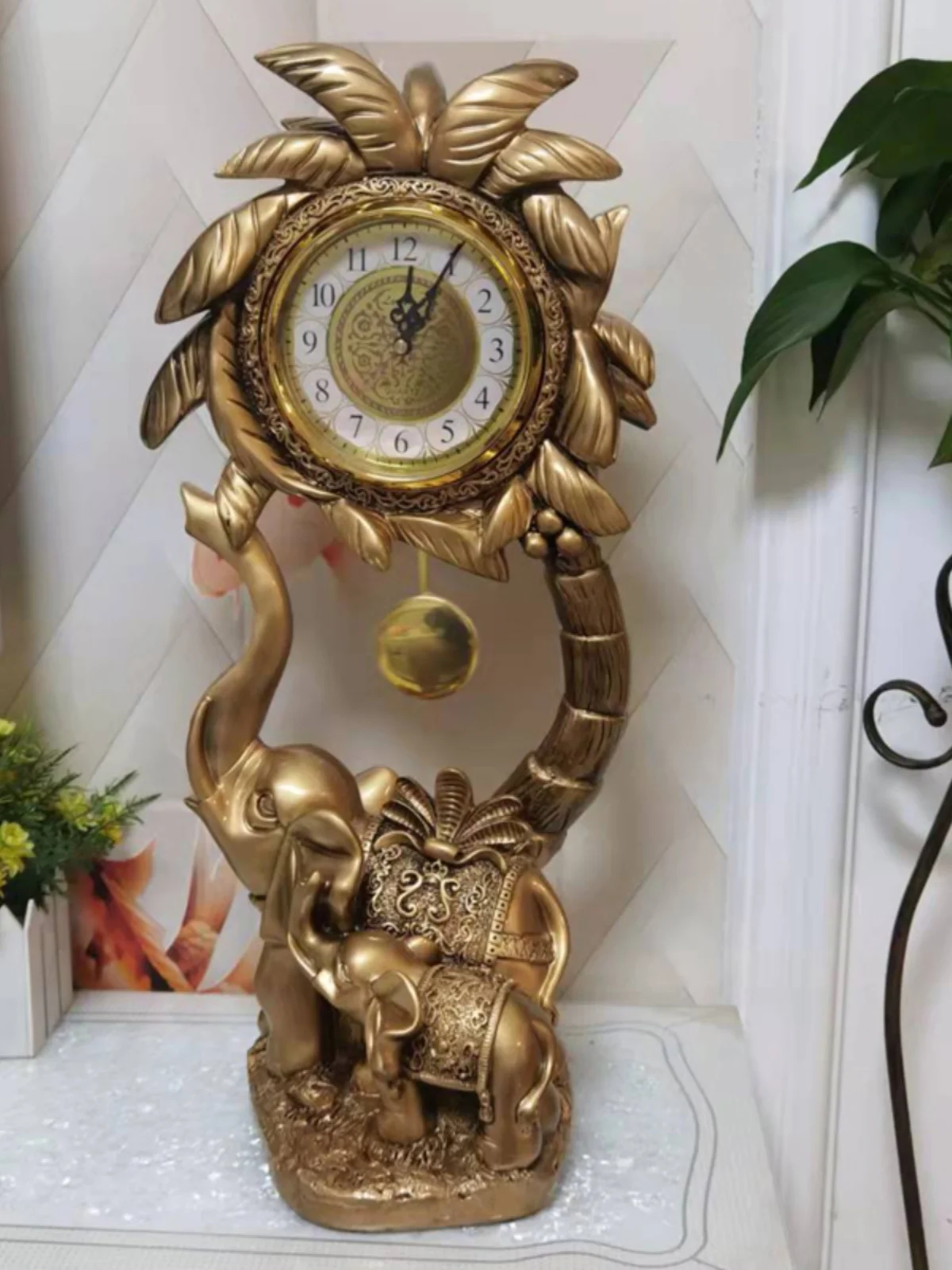 Mother and son elephant clock European style living room lucky study home craftsmanship retro table clock pendulum clock