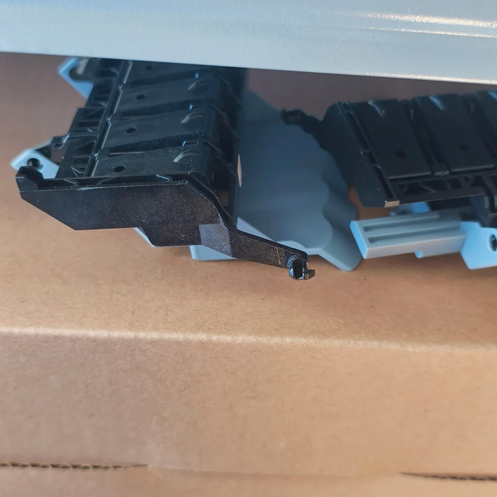 

Крышка каретки в сборе для плоттера HP DesignJet 10 20 30 70 90 100 110 120 130; верхняя крышка печатающей головки