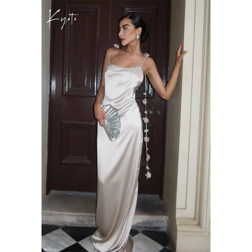 

Kyoto White Spaghetti Straps Bridesmaid Dresses Sexy Backless robe mariage invité Elegant Floor-Length Wedding Guest Dresses