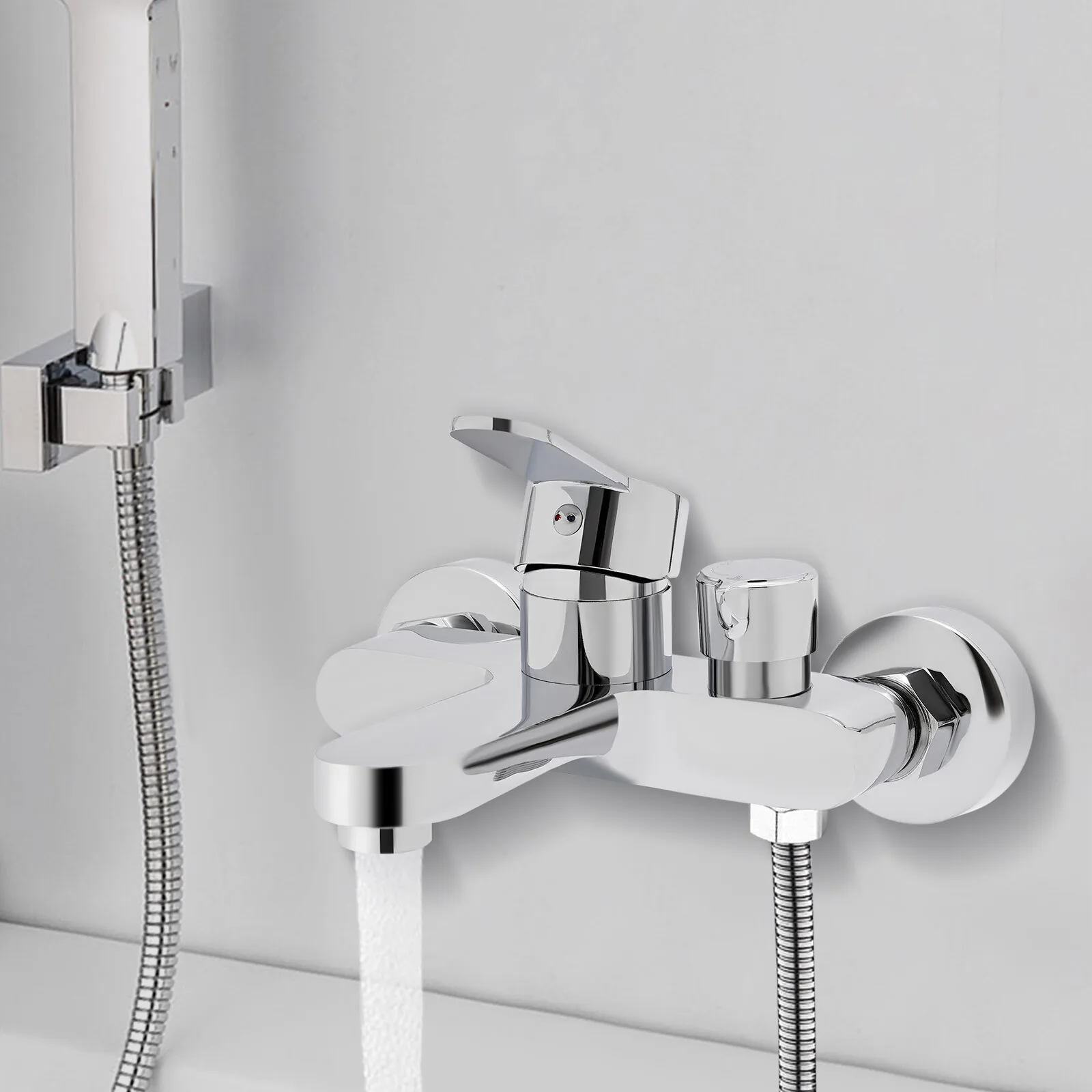 Linien: Moderne Waschbeckenarmaturen mit glatten Linien für ein zeitloses Design