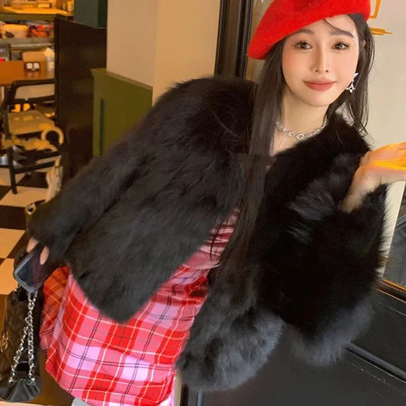 เสื้อแจ็คเก็ตขนเฟอร์แบบใหม่สำหรับผู้หญิง สไตล์ฤดูหนาว ดีไซน์หรูหรา กลิ่นหอมอ่อนๆ ทรงหลวม แฟชั่นทันสมัย หนาและสั้น