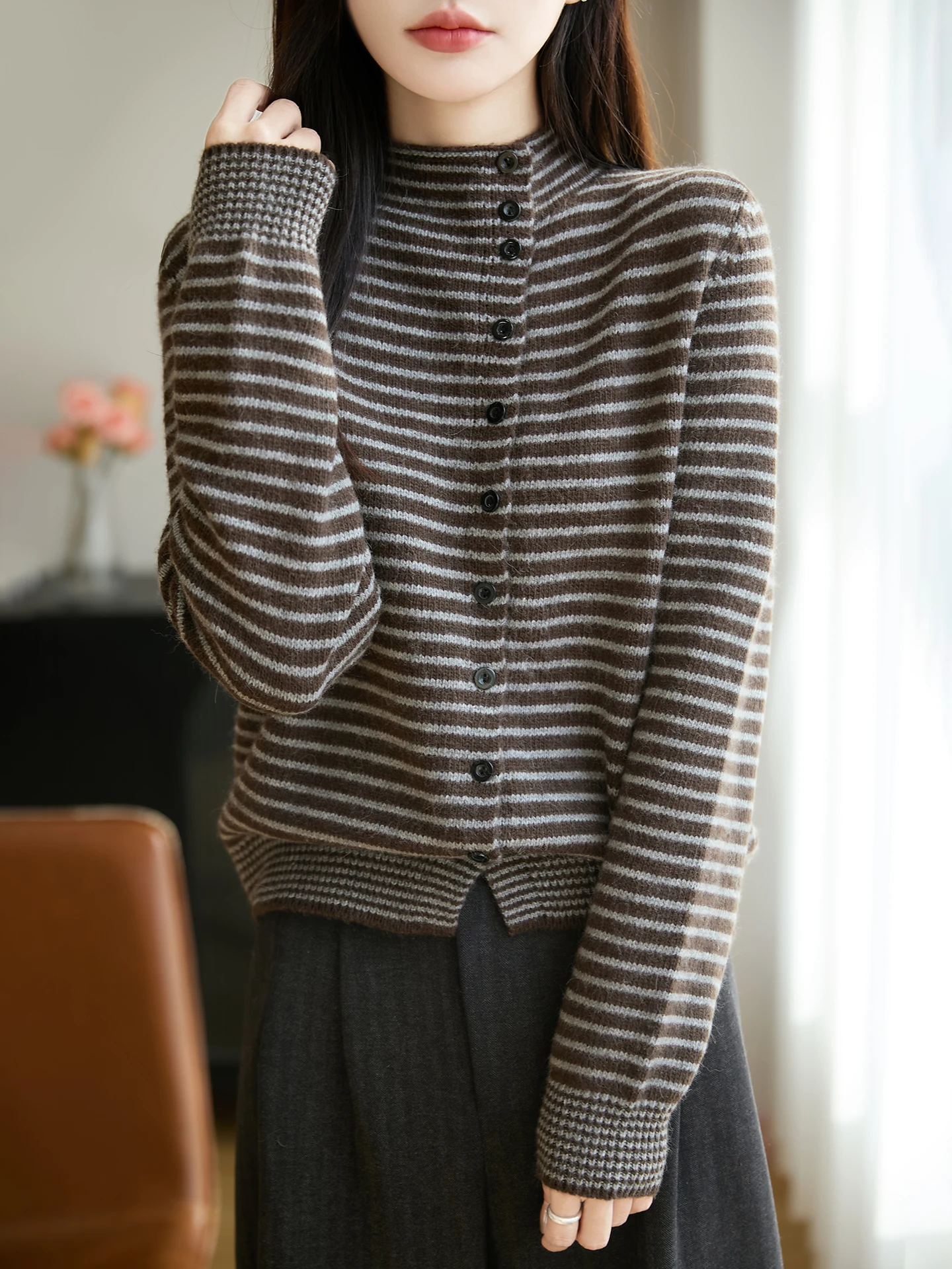 カジュアルストライプニットオープンカーディガン女性の多用途セータージェットスリムレジャーレトロファイオンソフトロングスベトップ