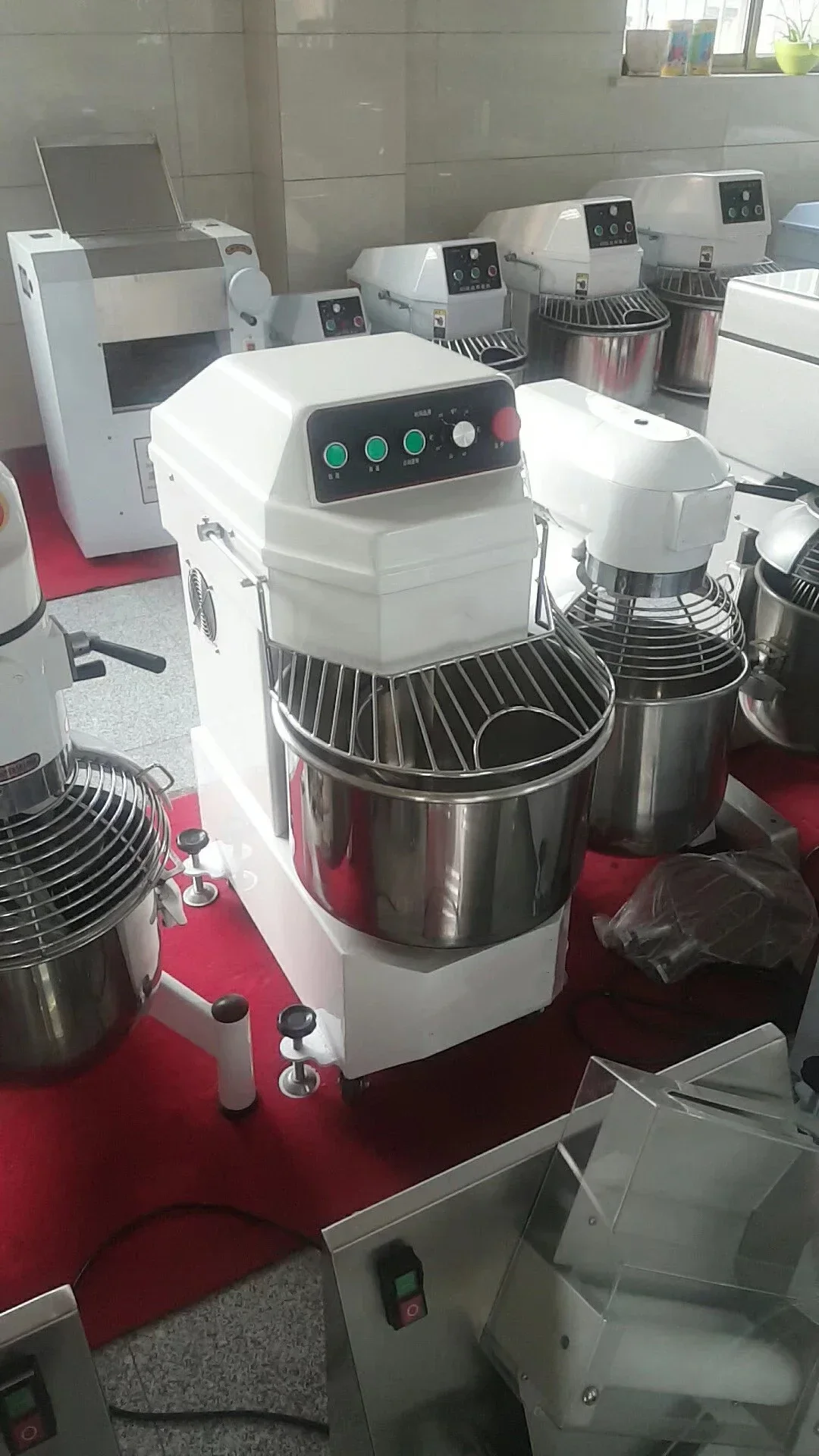 Hot sell 5kg 8kg 10kg 12kg 15kg 20kg 25kg 50kg kneader pizza dough flour mixer machine spiral mixer bread dough mixer