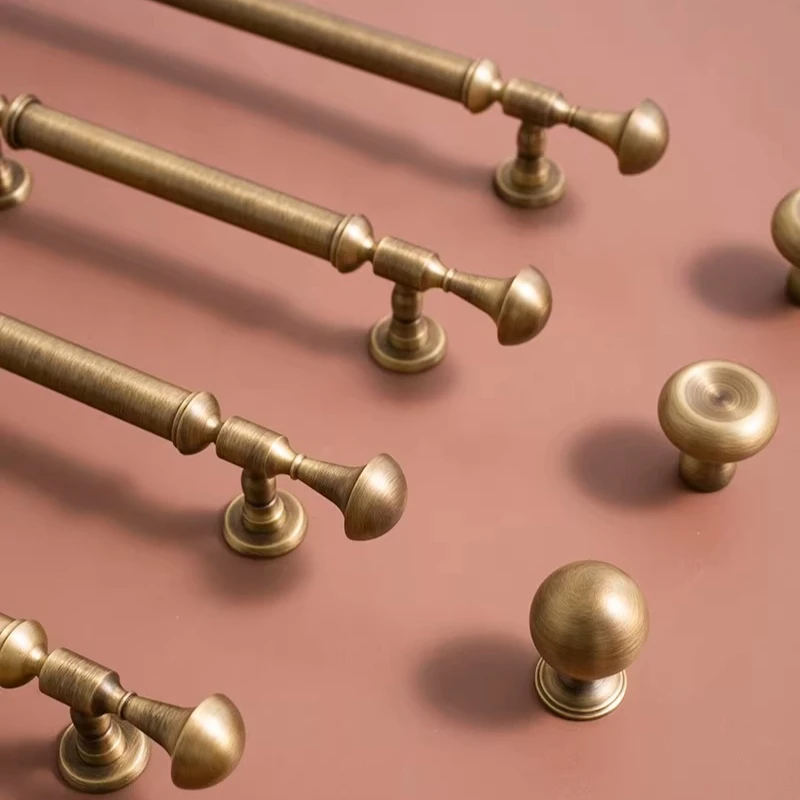 

Элитные французские золотые ручки для шкафов, современные латунные ручки для гардероба в стиле легкой роскоши, креативные новые длинные ручки-скобы для обувных шкафов