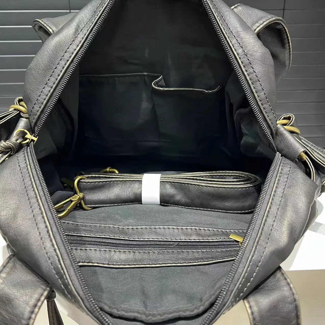 Borsa da moto per ragazza calda Y2K invecchiata alla moda da donna borsa a tracolla in pelle vegana lavata Multi-tasca di grande capacità