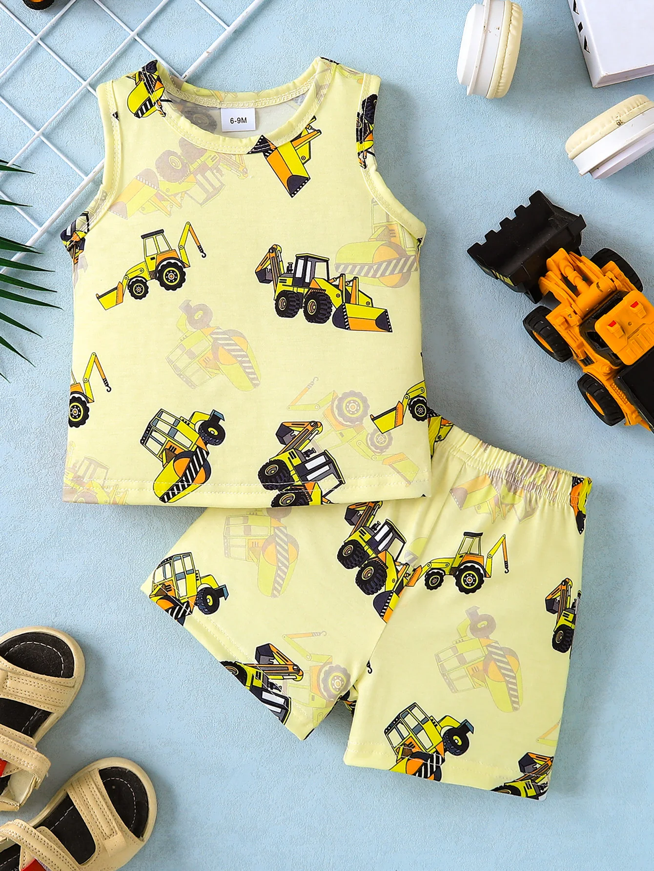 2pcs Summer Baby Boys Yellow Construction Truck Print Set, Sleeveless Tank + Shorts, Cute Style, Daily/Outdoor Wear, 1-5Y, Breat