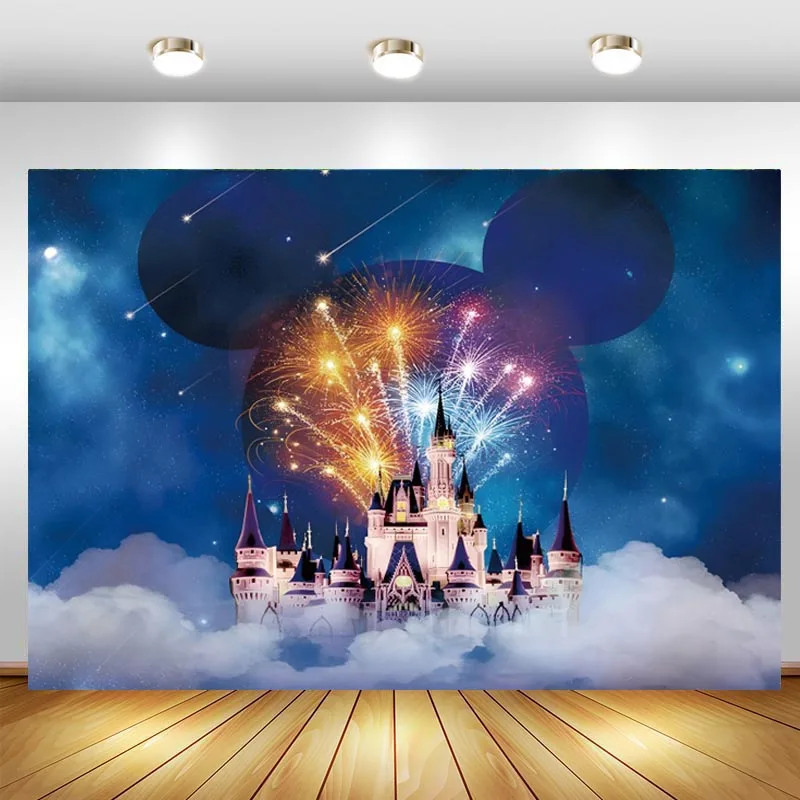 Fondo de Mickey Mouse con temática de Castillo de Disney para niños, telón de fondo con diseño de fuegos artificiales y meteoritos, ideal para