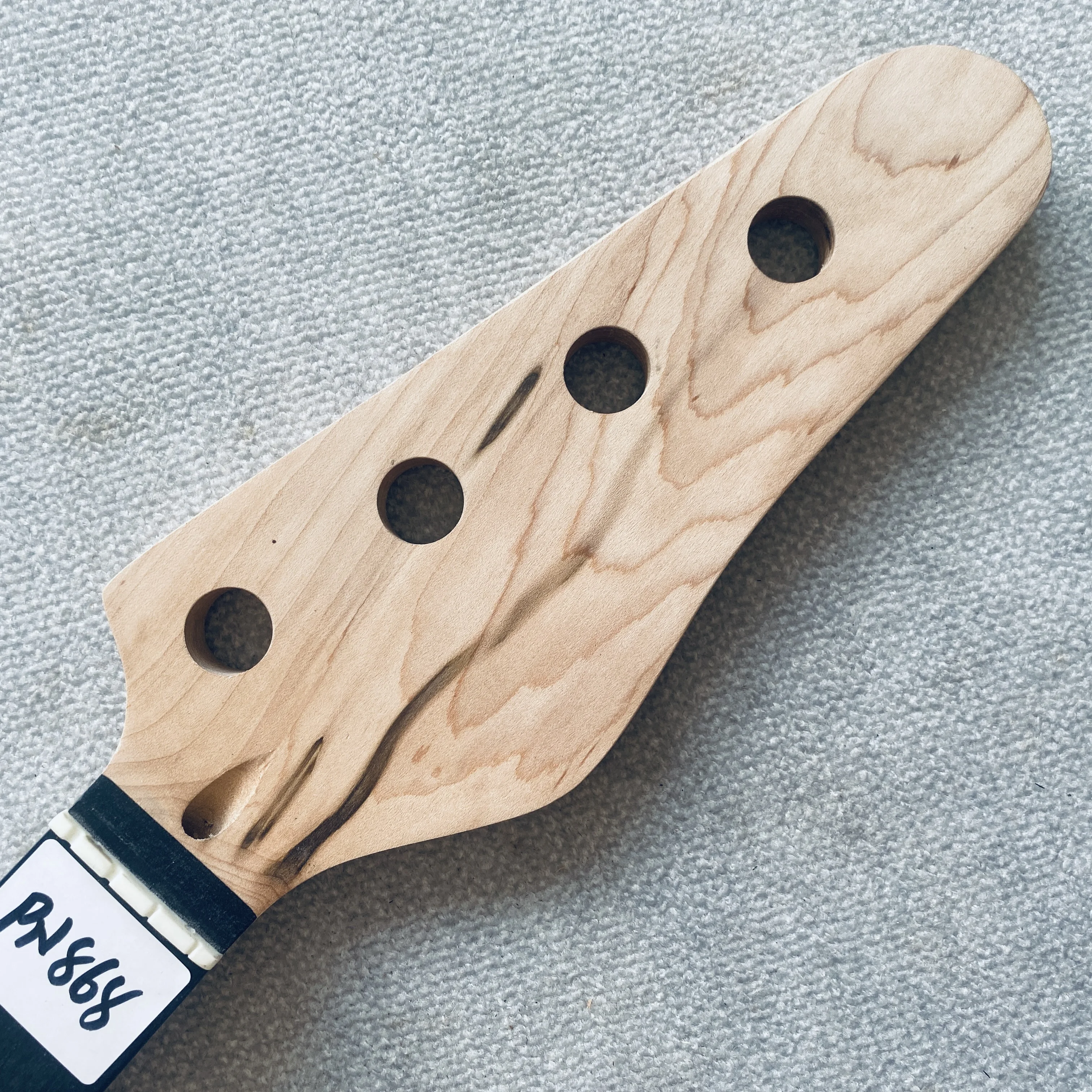 

PN868 без логотипа, 21 ладь, 4 струны, электрическая шея баса, весы 864 мм, длина правой руки, детали из клена и палисандра «сделай сам»