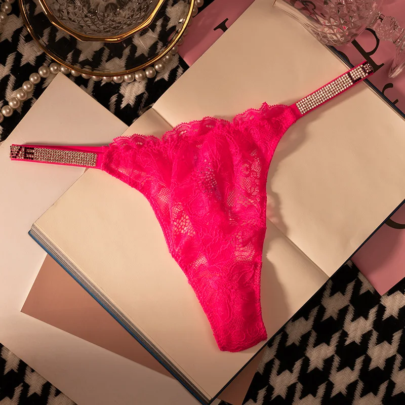 الدانتيل مثير الفتيات النساء سراويل سلس الملابس الداخلية حجر الراين G سلسلة رسالة شفافة ثونغ للإناث منخفضة الارتفاع السيدات ملخصات