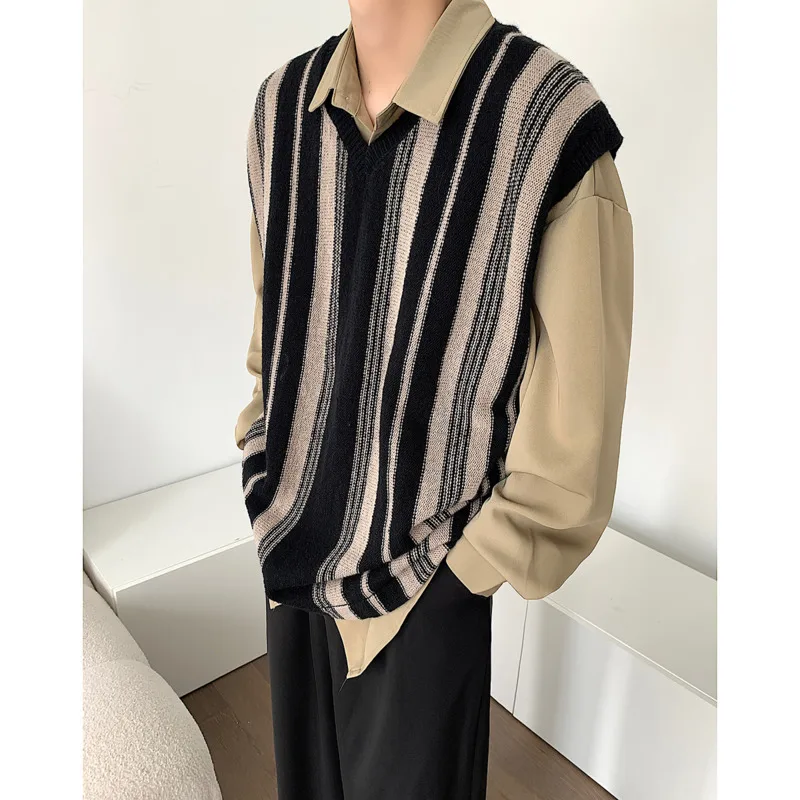 

Winter Sweater Vest Men Warm Fashion Retro Striped Knitted Pullover Men Korean Loose Sleeveless Sweater Mens Jumper Clothes