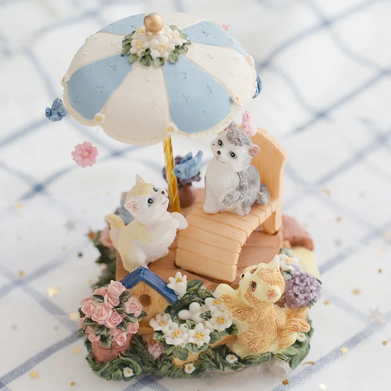 Cute Cat Music Box, Resin Craft Wind Up Box with Sky City Tune, Best Gift for Kids and Friends