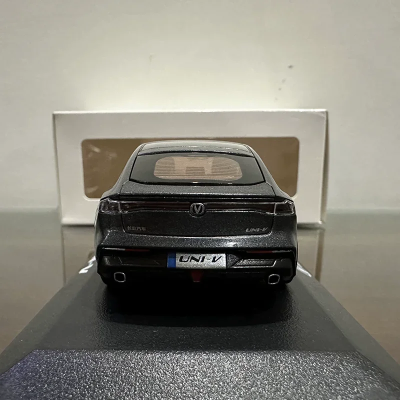 1:43 Scale Changan Uni-v Plastic Car Model Collection Ornaments