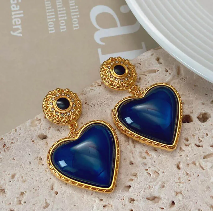 

French retro middle-aged blue love earrings women heart-shaped baroque vinatge elegant lady heart shape fine jewelry