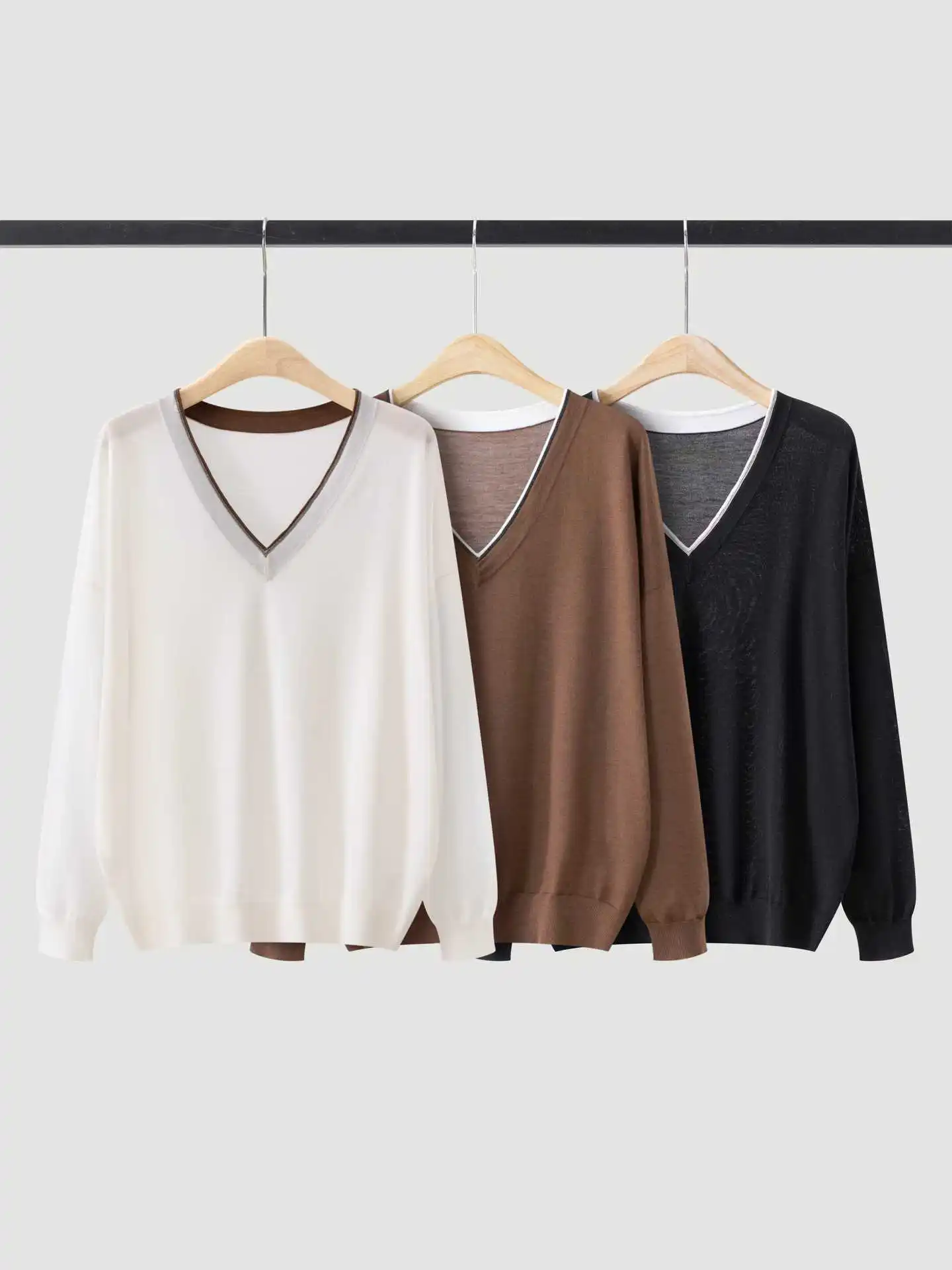 2026 Autumn Women's Long-Sleeve V-Neck Wool Knit Top