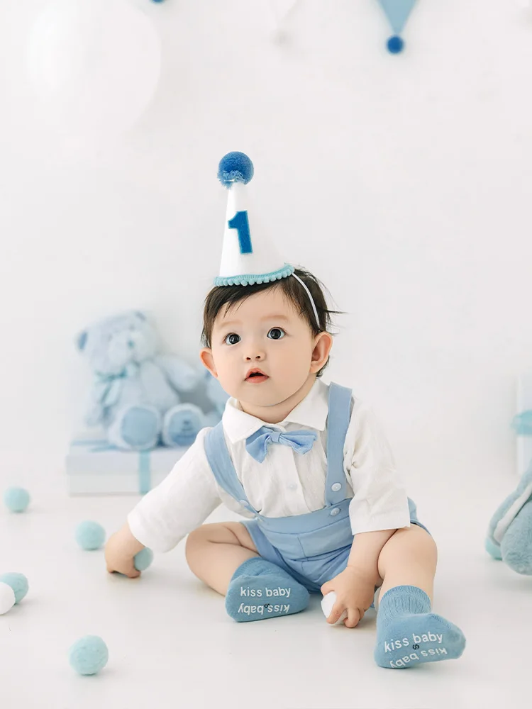 

100-дневный реквизит для детской фотографии, наряд в джентльменском стиле + праздничная шапка + носки, комплект | Воздушные шары + овсянка + плюшевая кукла для студии для фото мальчика