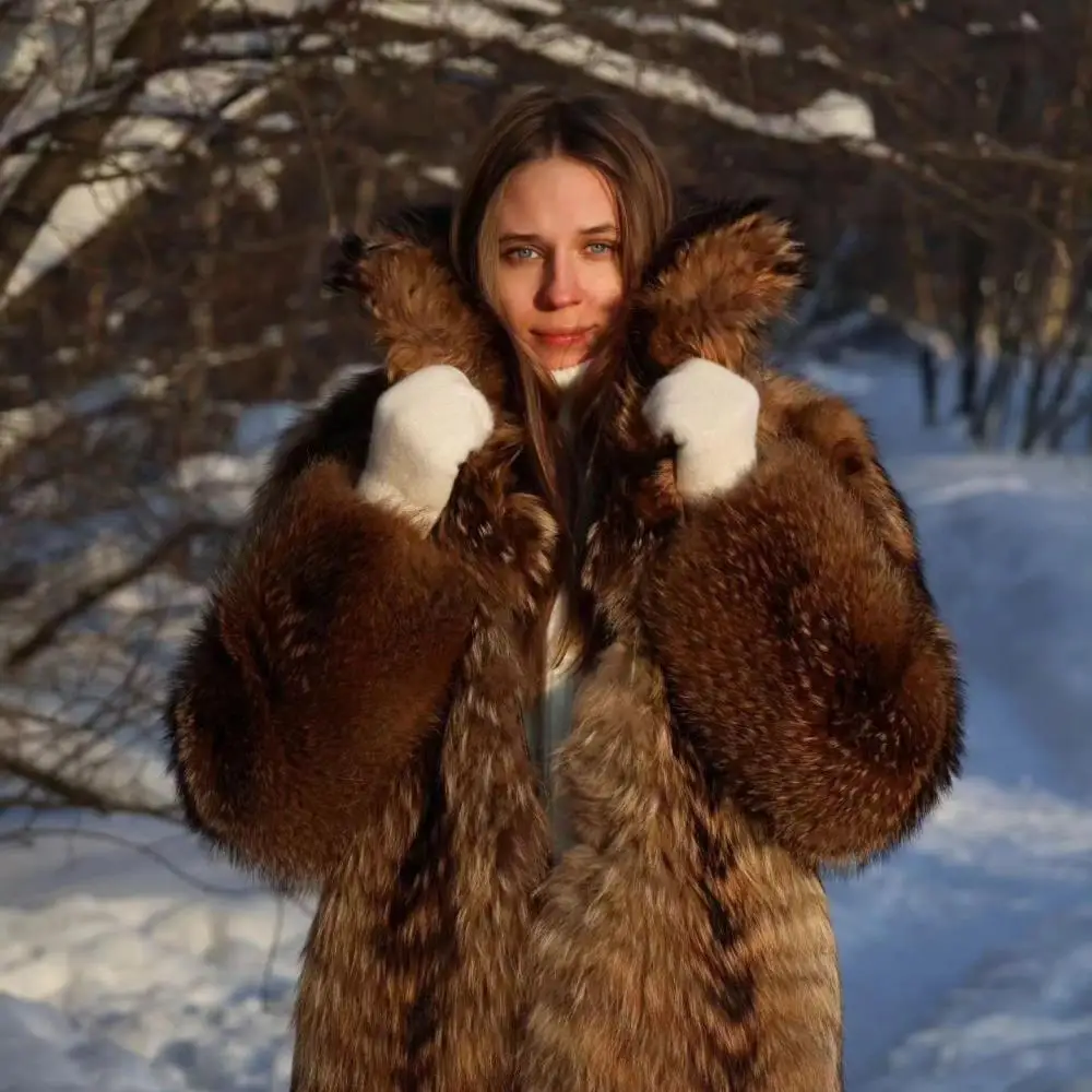 Abrigo de piel de mapache auténtica para mujer, prendas de vestir gruesas de piel entera de lujo, abrigo de piel de mapache Natural elegante y cálido para invierno