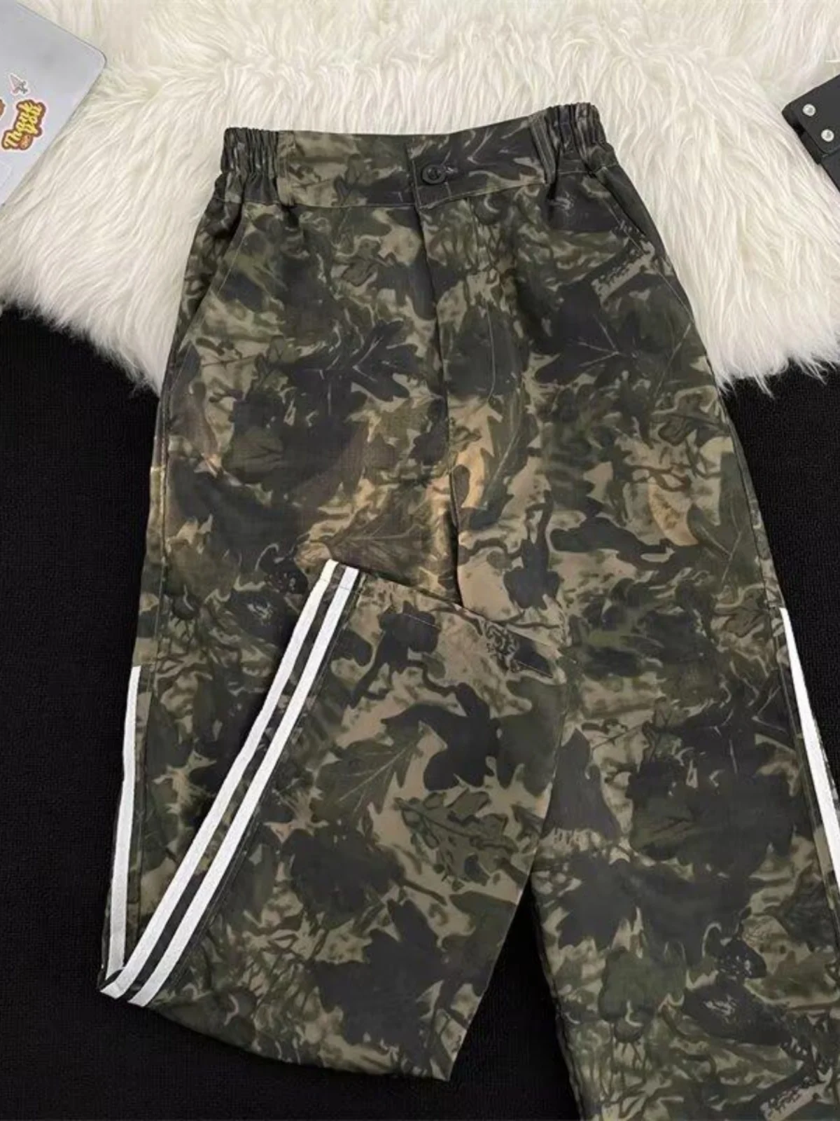 

Американские ретро-брюки с камуфляжным принтом для мужчин, уличные рабочие брюки прямого кроя, широкие брюки в стиле хип-хоп, весенне-осенние, с тремя полосками