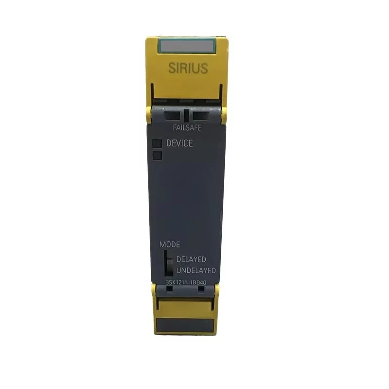 New 3SK1211-1BB40 Sirius Safety Relay Output 24V DC