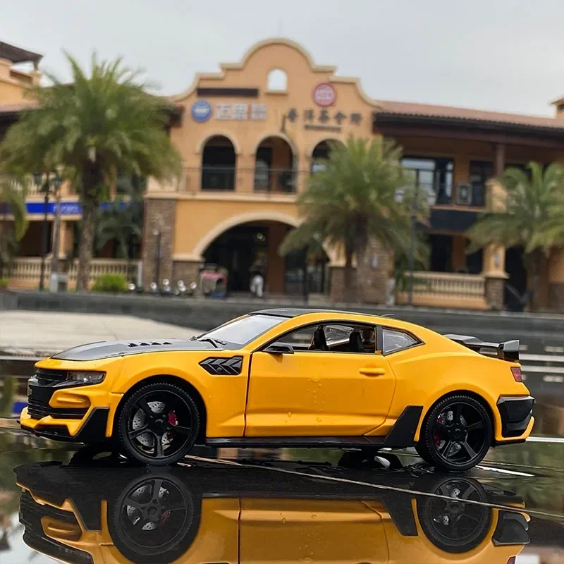 

1:32 Chevrolet Camaro Alloy Sports Car Model Diecasts Metal Toy Car Model High Simulation Sound Light Collection Gift