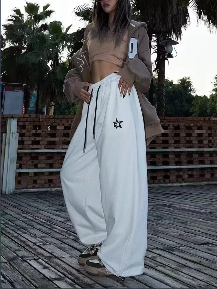 Sommerlicher Verkaufsschlager: Gothic-Buchstaben-Print Weite Gerade Hose, Unisex Elastischer Kordelzug Hip-Hop Übergroße Lange Sweathose – Detail 4