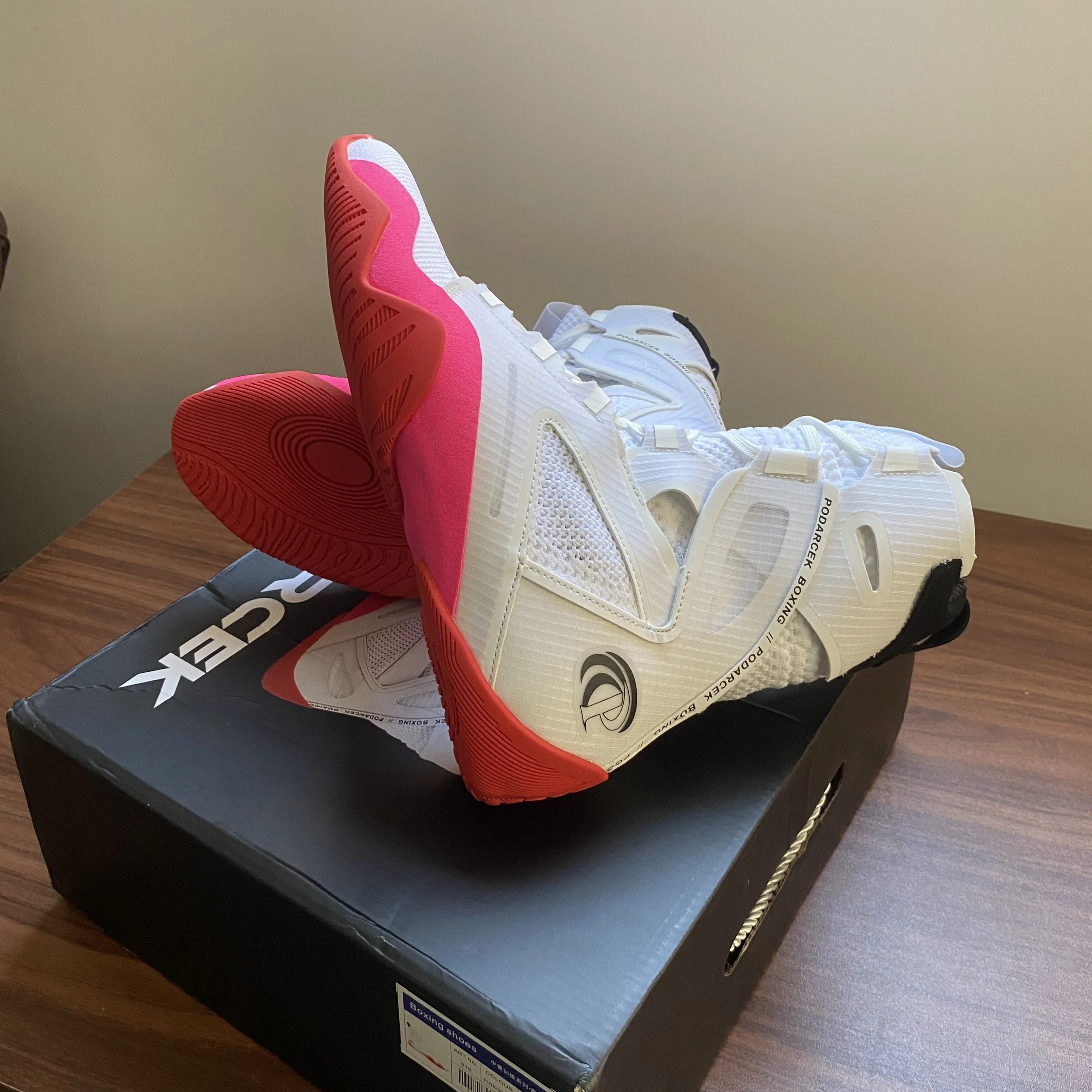 

Men's Boxing Shoes Classic Training Outdoor Sneakers Equipment Original Boxing Boots Sports Professional Fitness Wrestling Shoes