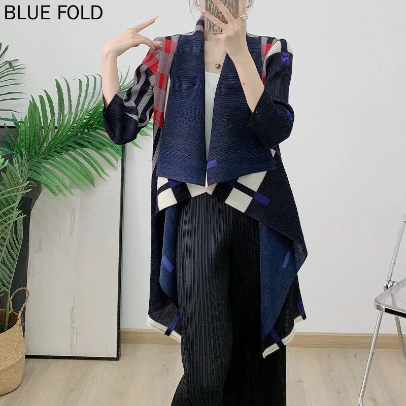 

MIYAKE Plaid Pleated Trench Coat Irregular Autumn New Style Women's Cardigan Lapel Loose Large Size All-match Top PLEATS Windbre