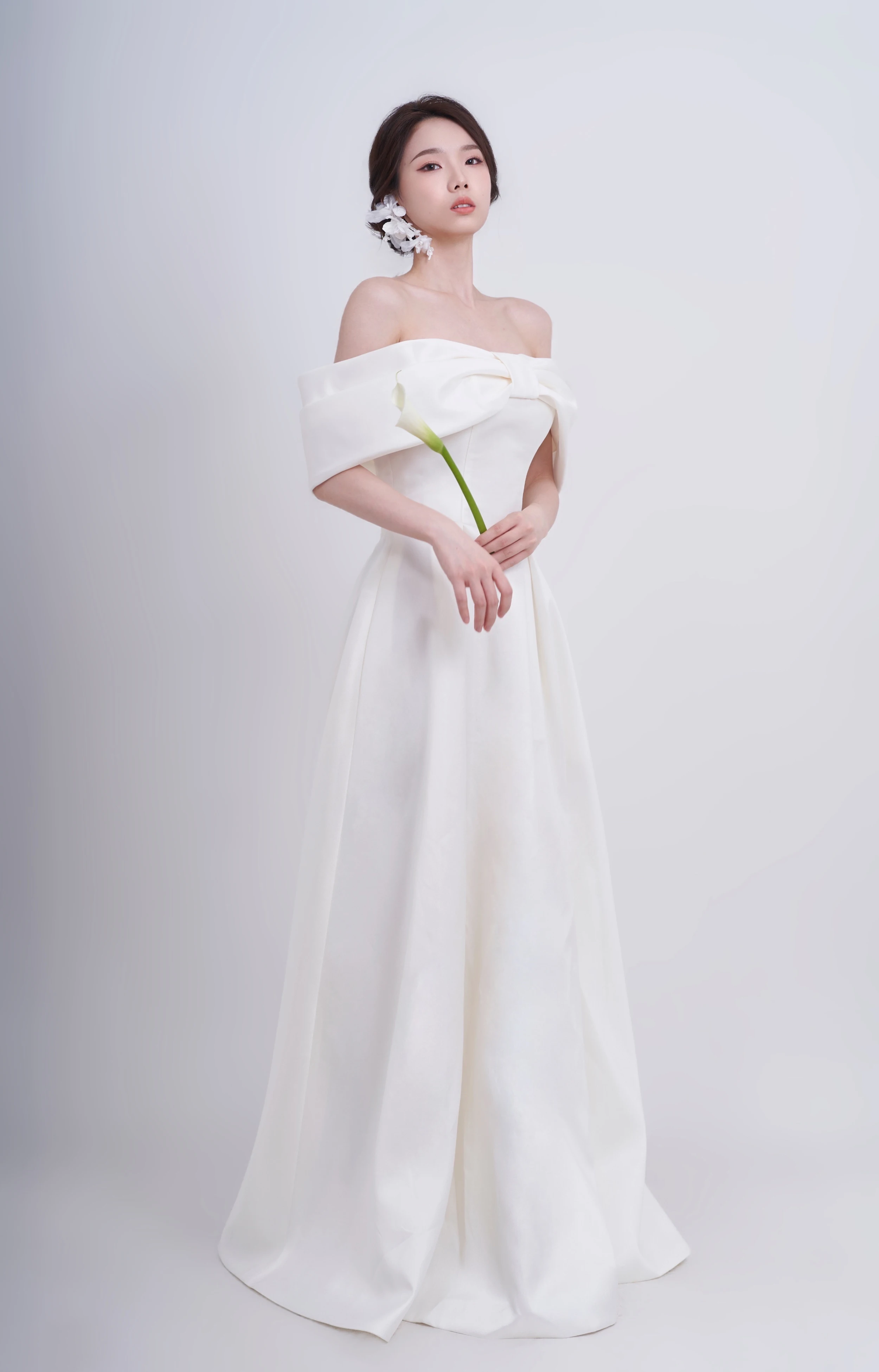 

Latest Dream Off Shoulder Draped Satin Off White Wedding Dress SDL-4-9 H049