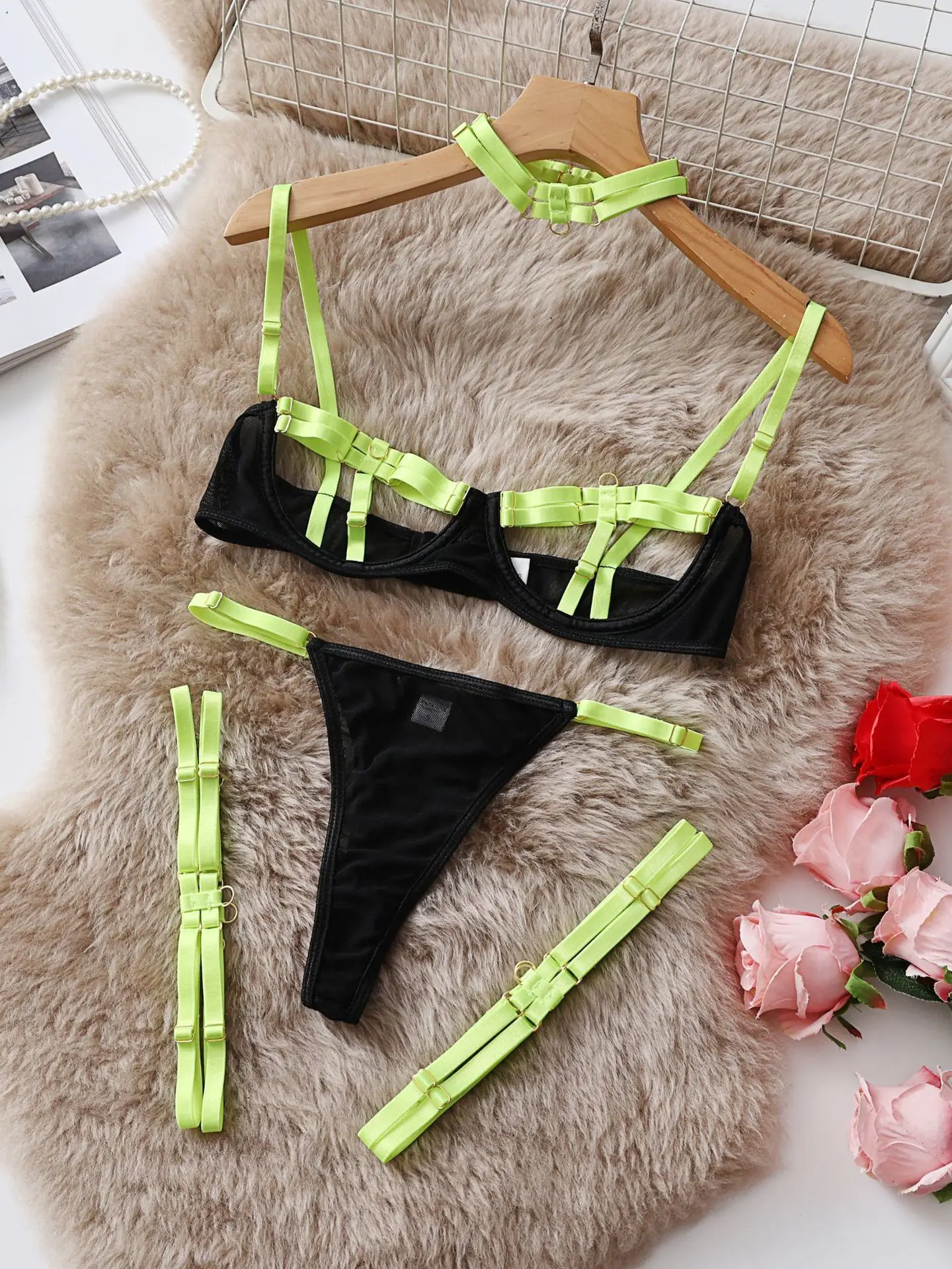 Sexy Hollow Splicing Strap Heavy Crafted Underwear 4-piece Women Rompers Clothing Bodysuits Crop Tops Lace Jumpsuit UE5L