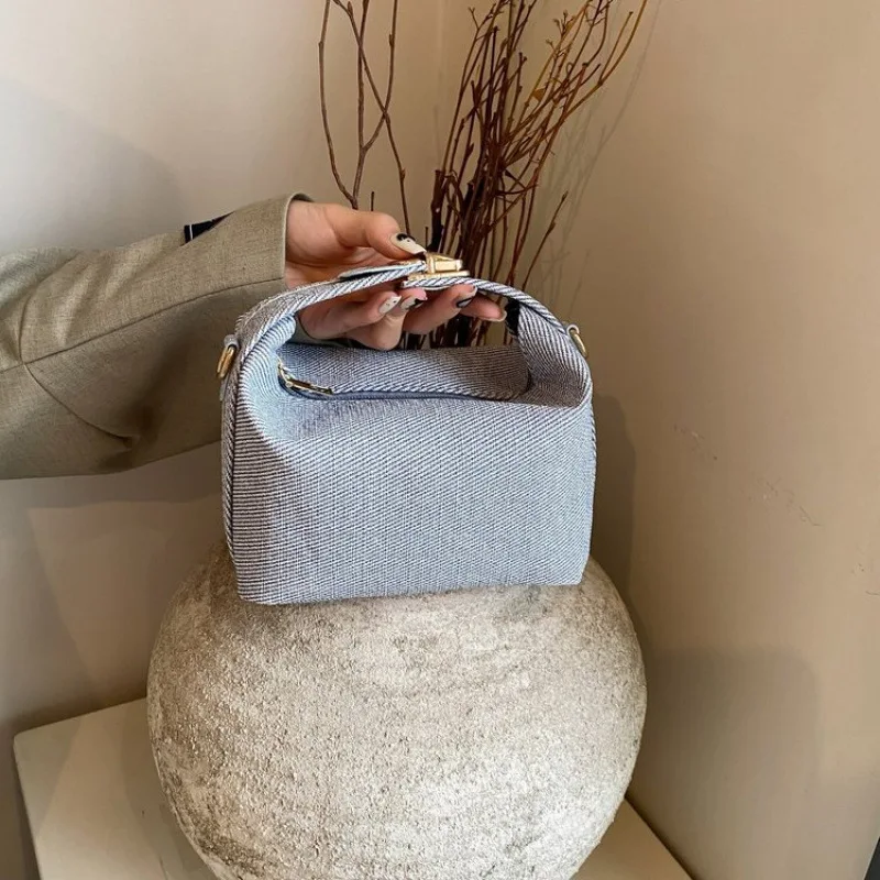 

2025 Новая минималистичная женская сумка через плечо, маленькая квадратная сумка через плечо с верхней ручкой, элегантная сумка «день-ночь» для ежедневного использования