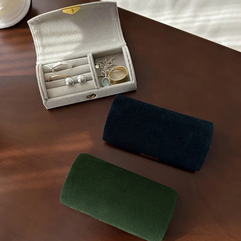 Exquisite tragbare Mini-Schmuck-Aufbewahrungsbox für Geschäftsreisen für Damen, Anti-Oxidations-Licht, luxuriöse Ring-Schmuckschatulle aus Samt
