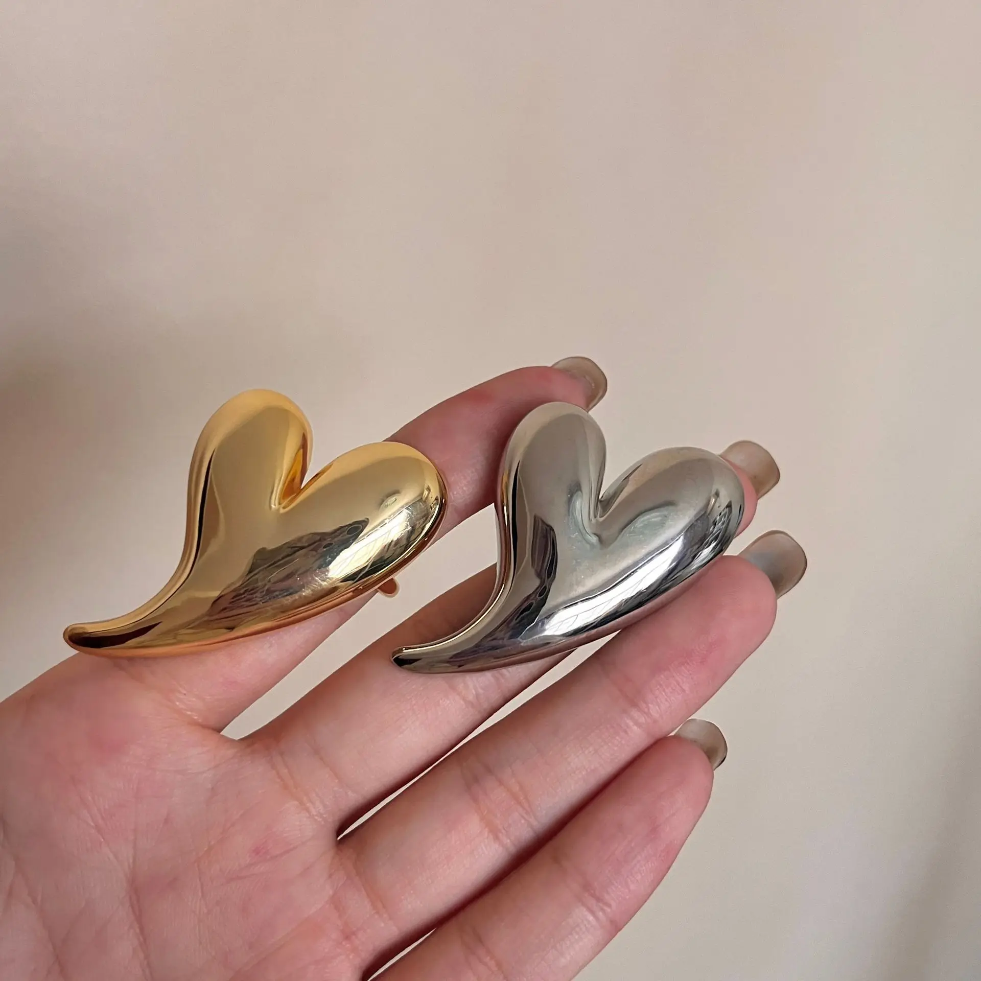Metal Glossy Irregular Heart Shaped Large Open Rings for Women Girls Exaggerated Vintage Jewelry Gifts