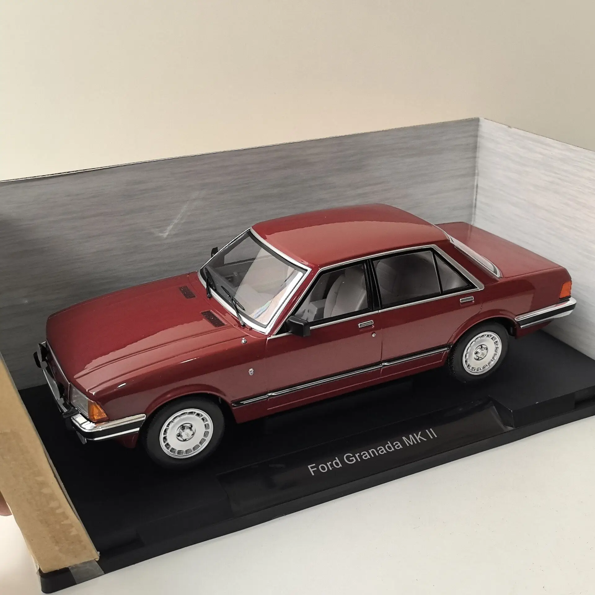 MCG Diecast 1/18 Scale FORD Granada MKII O8 Alloy Car Model