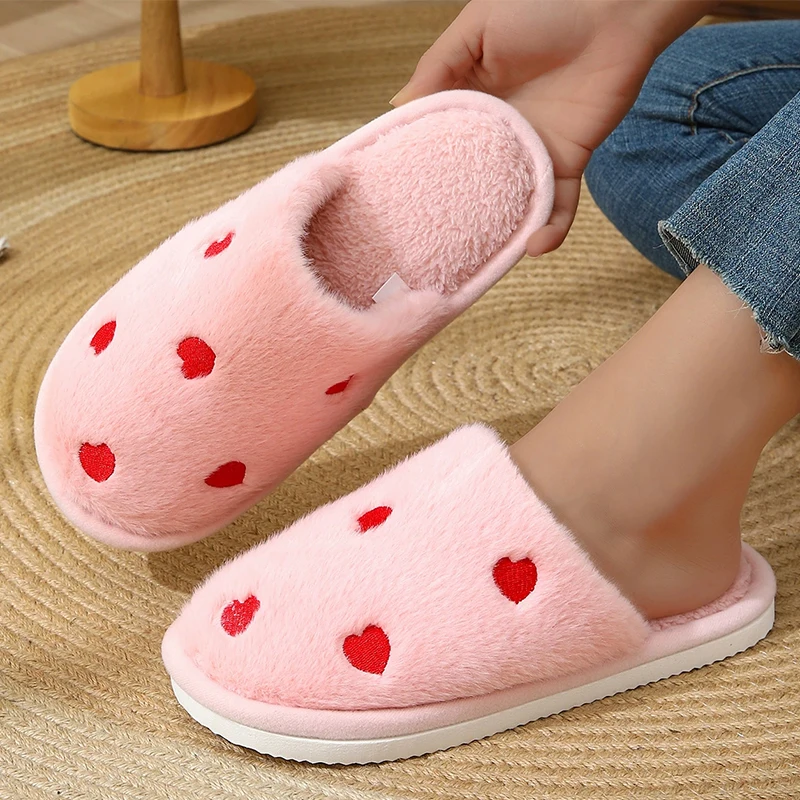 

Домашние меховые тапочки с принтом сердца для женщин, домашние розовые пушистые теплые хлопковые тапочки, женские плюшевые шлепанцы с мягкой подошвой для спальни, женские шлепанцы