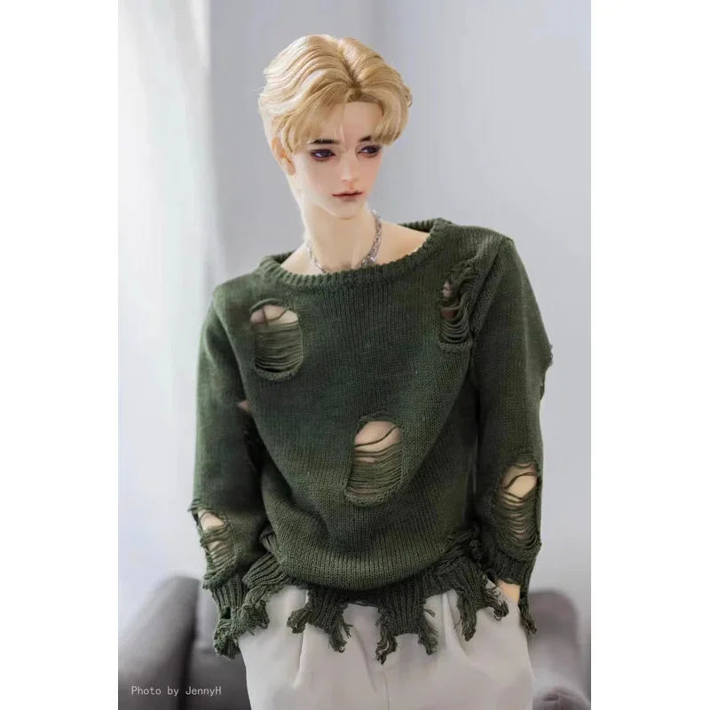 

BJD children's clothing with torn holes sweater in size 4 Uncle knitted sweater top with hollowed out edges and multiple colors