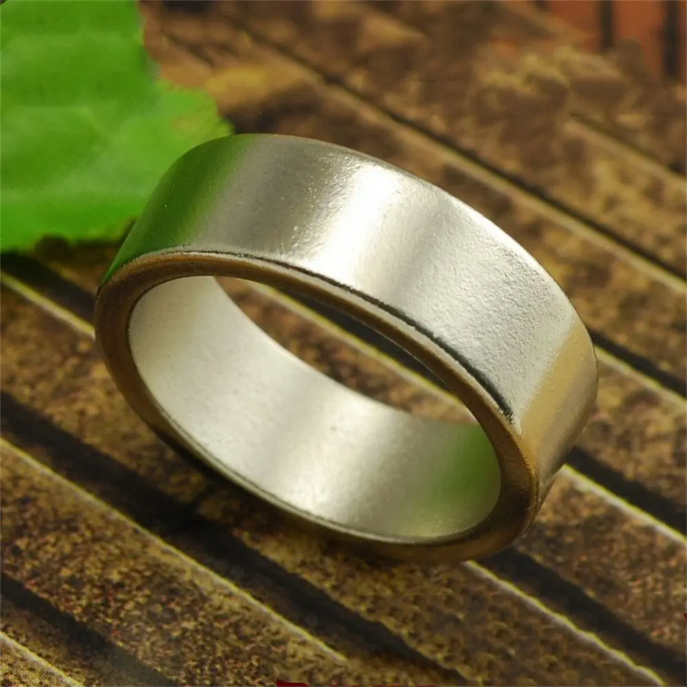 

Magic Tricks Magnetic Magic Ring 18mm/19mm/20mm/21mm Circular Arc Magician Ring Gold Silver Plate Performance Wizard PK Ring