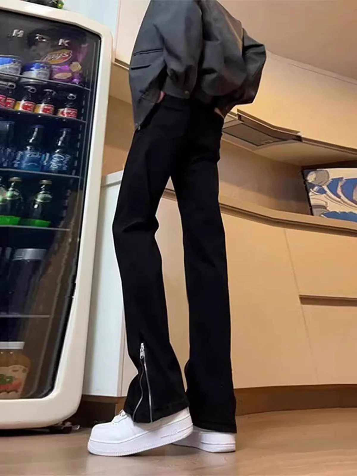 

Bla Slim Fit Men's Jeans Side Zipper Slit Waed Distred Vibe Flared Long Trousers Youth Faion Casual Straight Tube