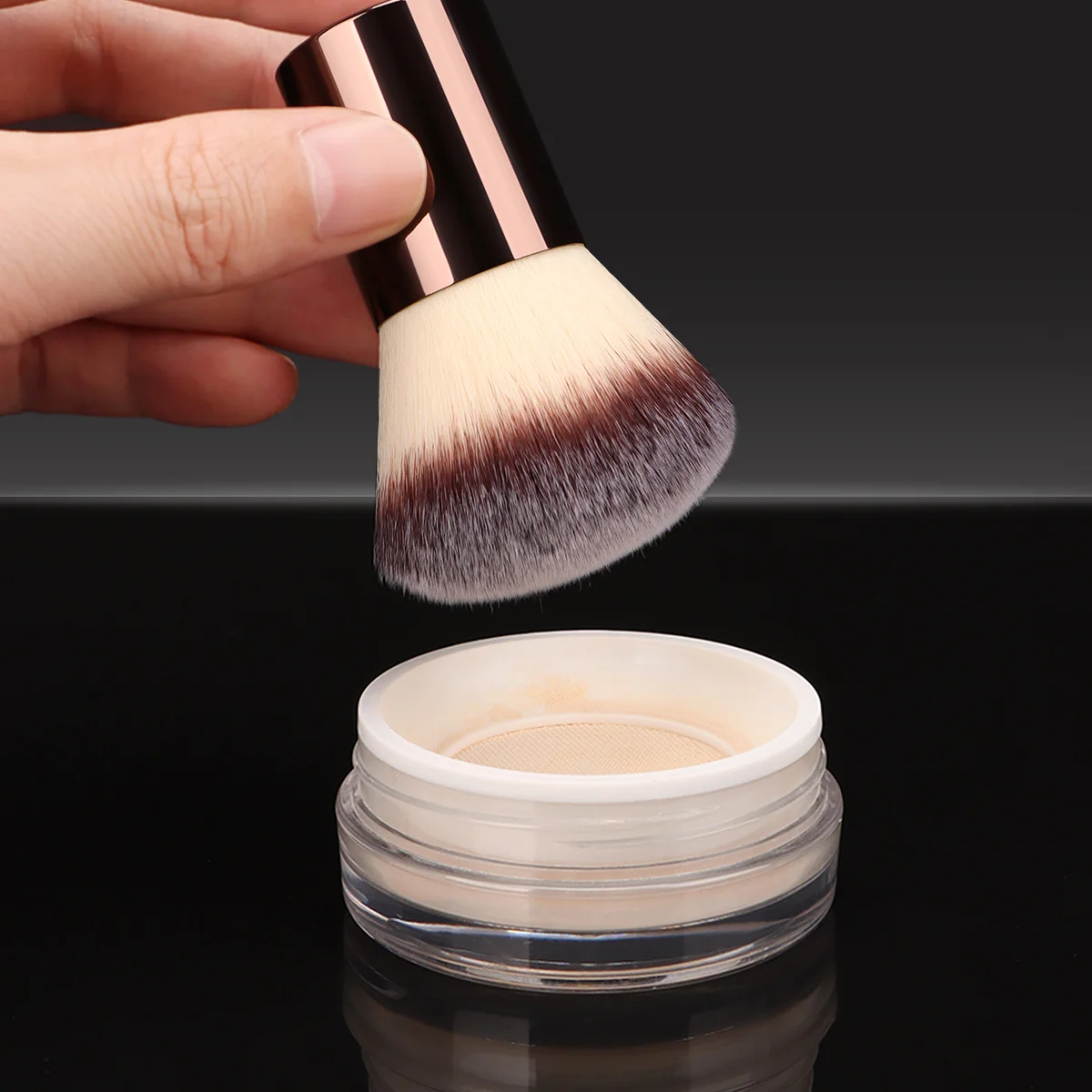 1pc Professionelle Gesicht Runde Kopf Einziehbare Pinsel Make-Up Pinsel Rouge Pinsel Foundation Pinsel Lose Pulver Pinsel Synthetische Haar U