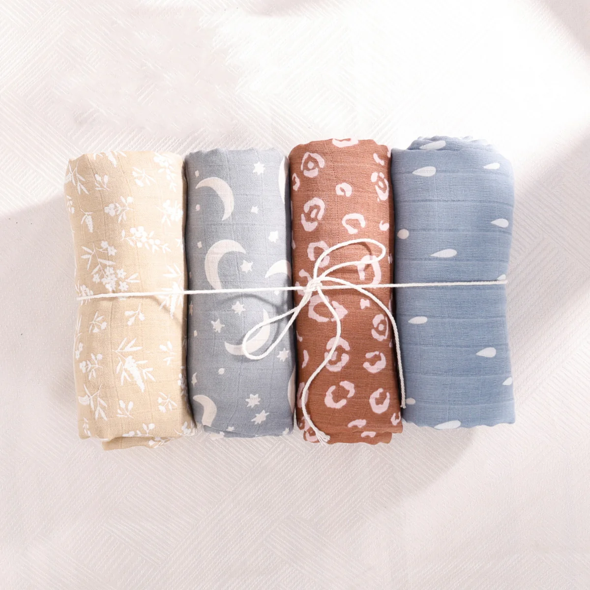 Elinfant 4PCS Cute Pattern Baby Wrap 100% Cotton Muslin Blankets Bamboo Cotton Baby Quilt Towel