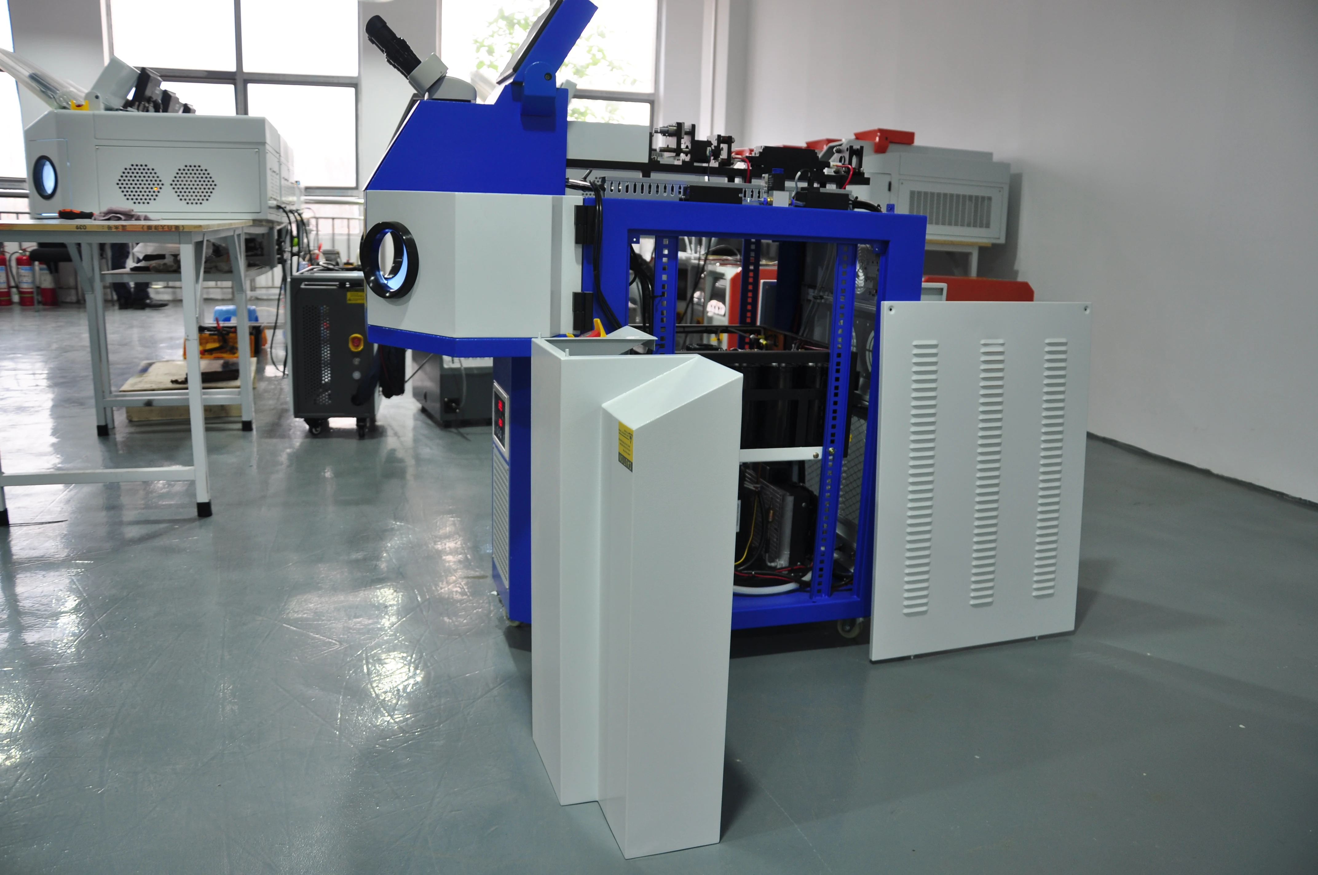 Professional 200W Laser Welding Machine for Rings Necklace Pendants Bracelets  Gold Silver Jewelry YAG Laser Welding Machine