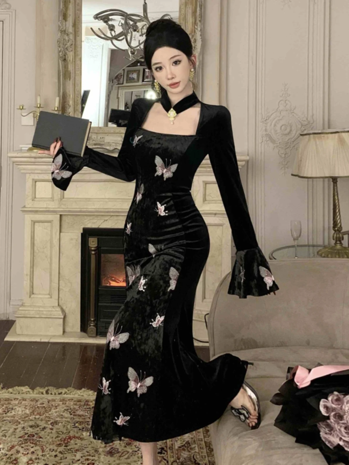 Falda de cola de pez de mariposa con estampado empalmado de terciopelo negro Vintage francés de gama alta para mujer primavera otoño Sexy falda larga ajustada calada