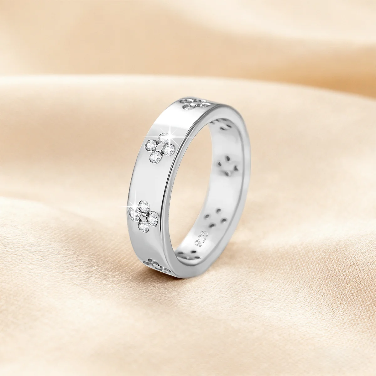 Großhandel 18K vergoldete 925 Sterling Silber Ringe für Frauen, vierblättriges Kleeblatt Moissanit minimalistischer Verlobungs- und Versprechensring – Detail 3