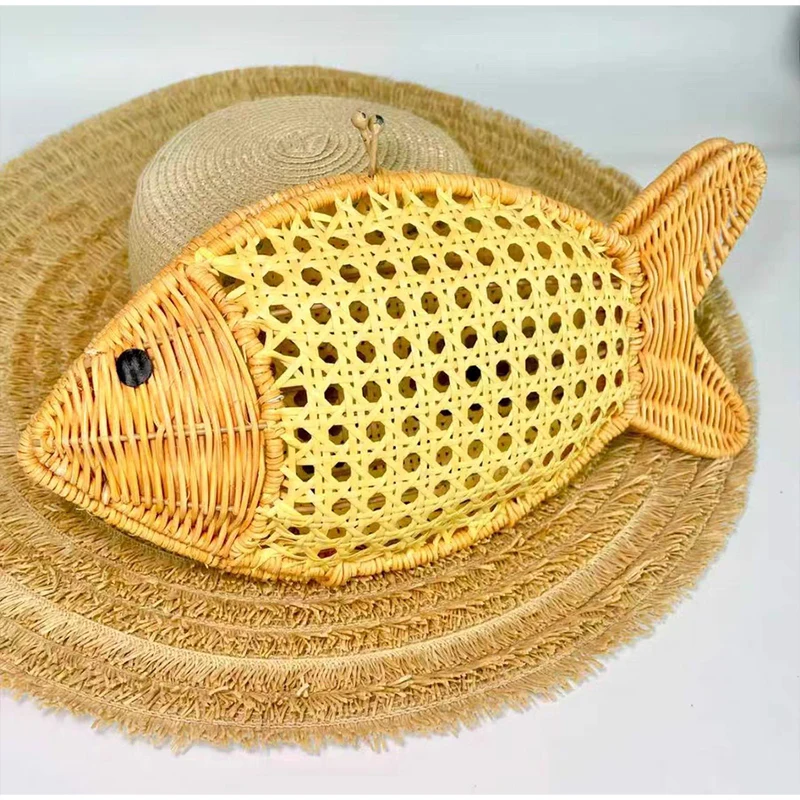 Fish Shaped Hollow Woven Hand-held Bag Niche Design Rattan Woven Bag Leisure Clip Bag Women New Fashion Creative Casual Clutch - view 5